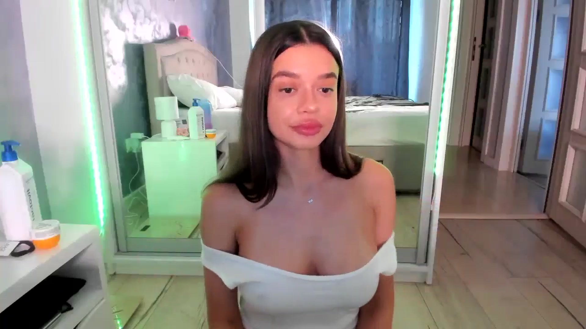 Gallery image thumbnail from Miss_Medyson's myfreecams stream on, 06/26/2024, 12:15 image 20 of 20