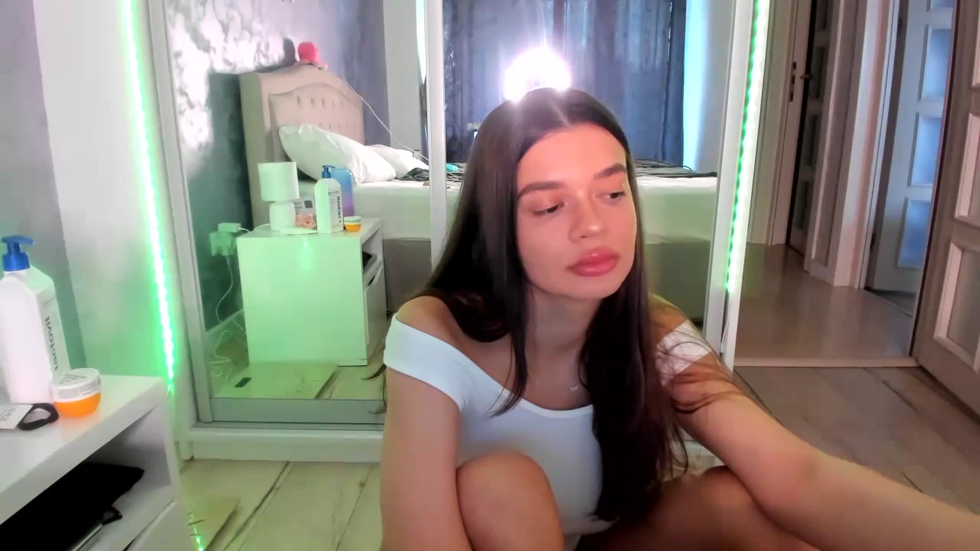 Gallery image thumbnail from Miss_Medyson's myfreecams stream on, 06/26/2024, 12:15 image 19 of 20