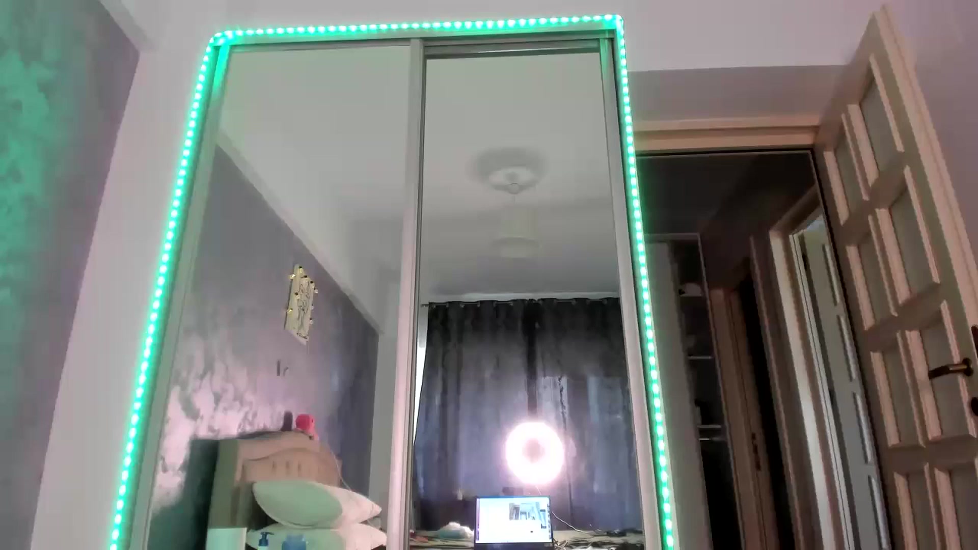 Gallery image thumbnail from Miss_Medyson's myfreecams stream on, 07/02/2024, 08:33 image 2 of 20