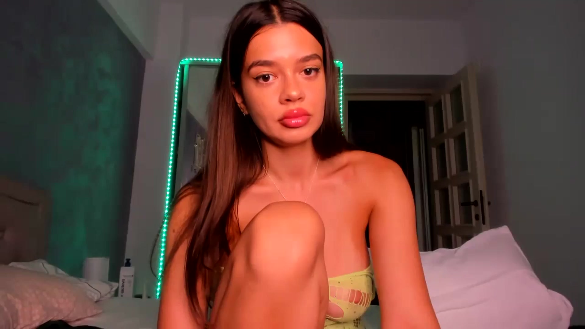 Gallery image thumbnail from Miss_Medyson's myfreecams stream on, 07/14/2024, 09:29 image 14 of 20