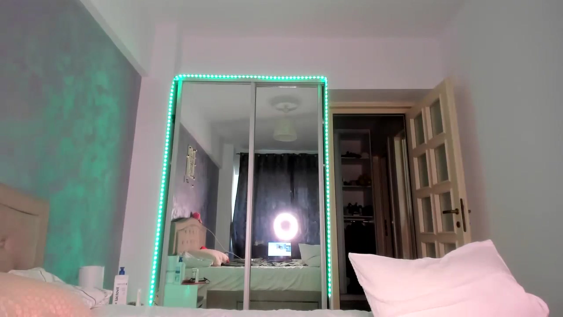 Gallery image thumbnail from Miss_Medyson's myfreecams stream on, 07/14/2024, 09:29 image 12 of 20
