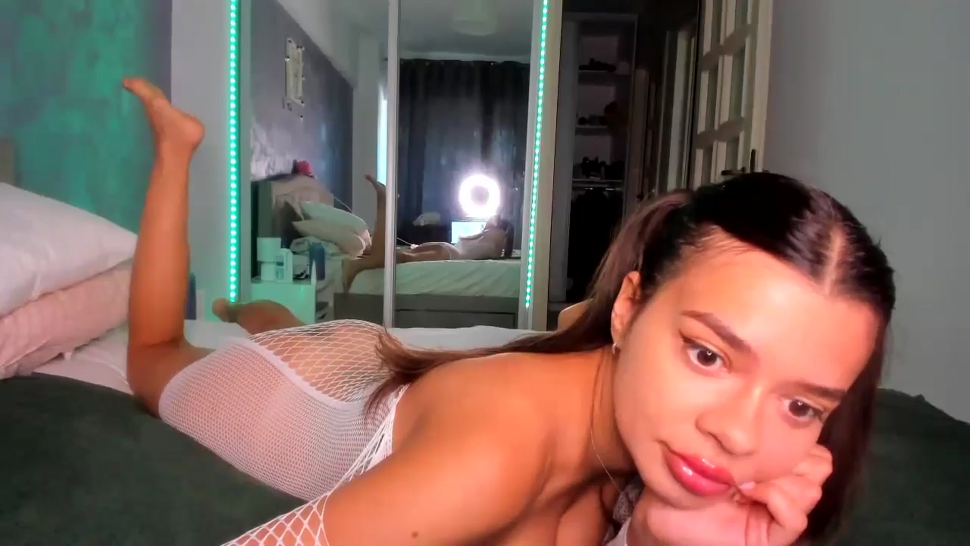 Gallery image thumbnail from Miss_Medyson's myfreecams stream on, 07/15/2024, 10:15 image 3 of 20