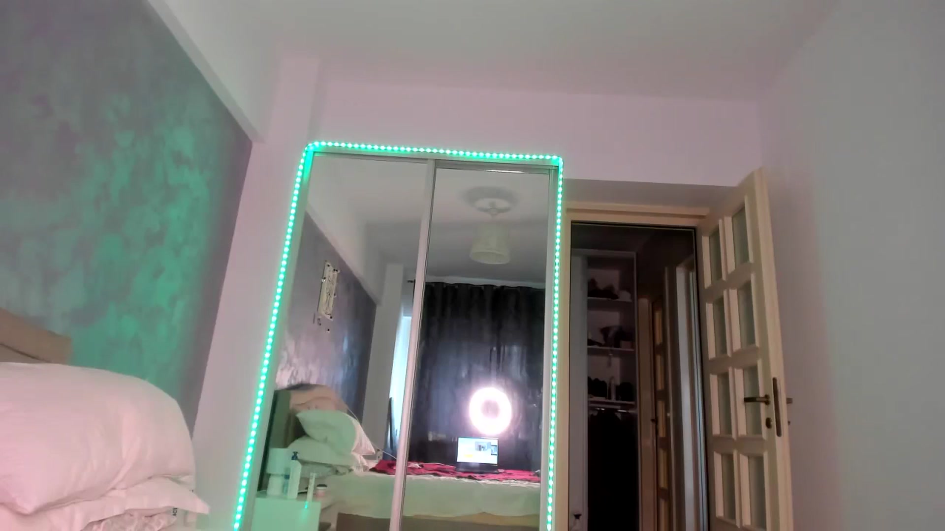 Gallery image thumbnail from Miss_Medyson's myfreecams stream on, 07/20/2024, 12:21 image 10 of 20