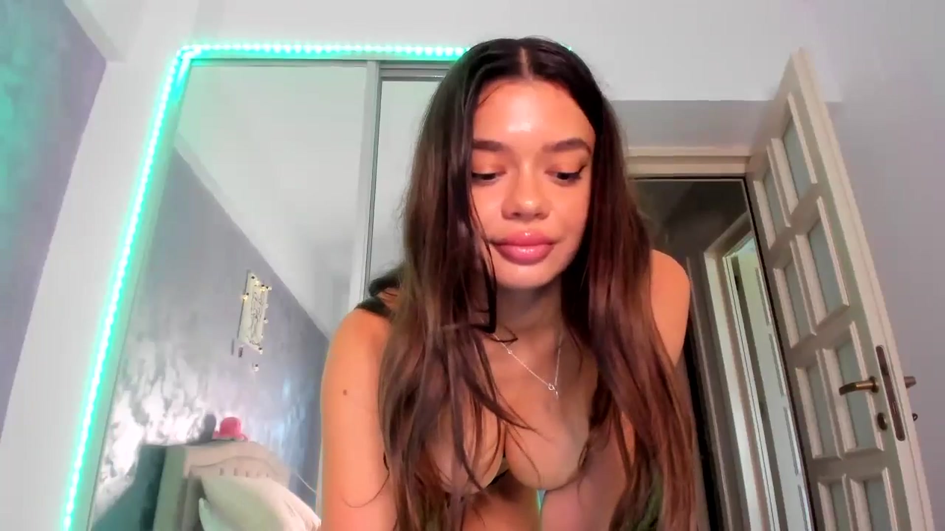 Gallery image thumbnail from Miss_Medyson's myfreecams stream on, 07/23/2024, 11:37 image 7 of 20