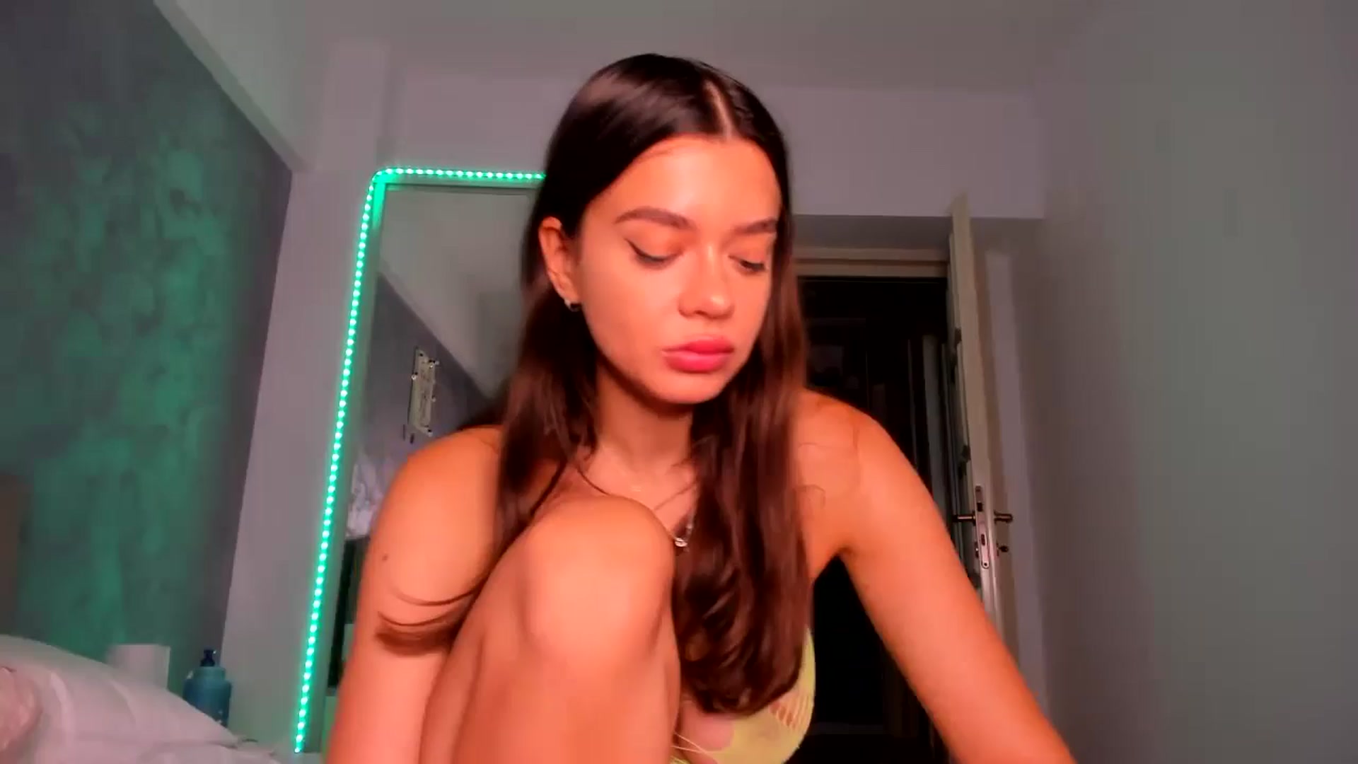 Gallery image thumbnail from Miss_Medyson's myfreecams stream on, 07/24/2024, 12:08 image 1 of 20