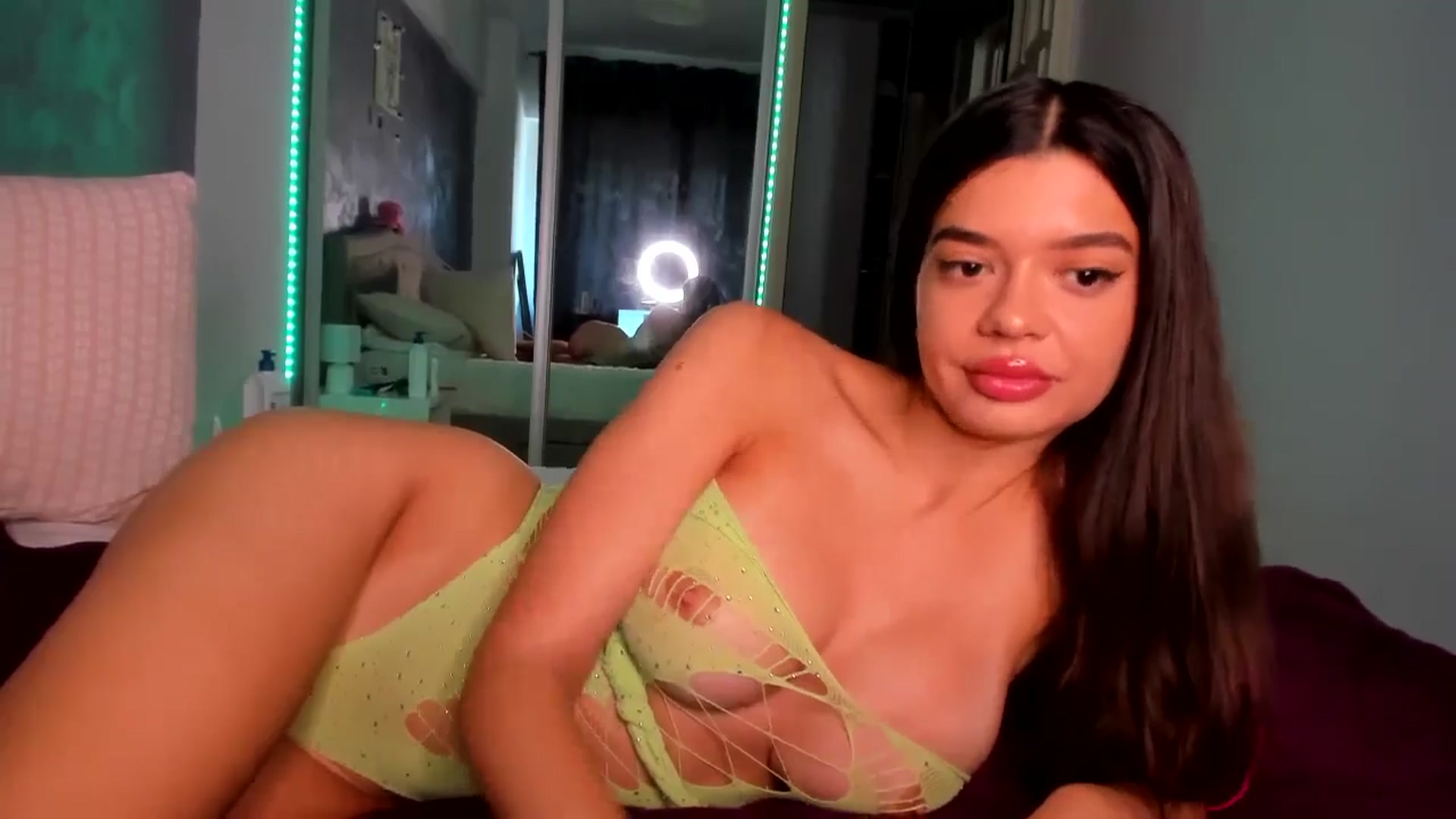 Gallery image thumbnail from Miss_Medyson's myfreecams stream on, 07/29/2024, 09:00 image 16 of 20