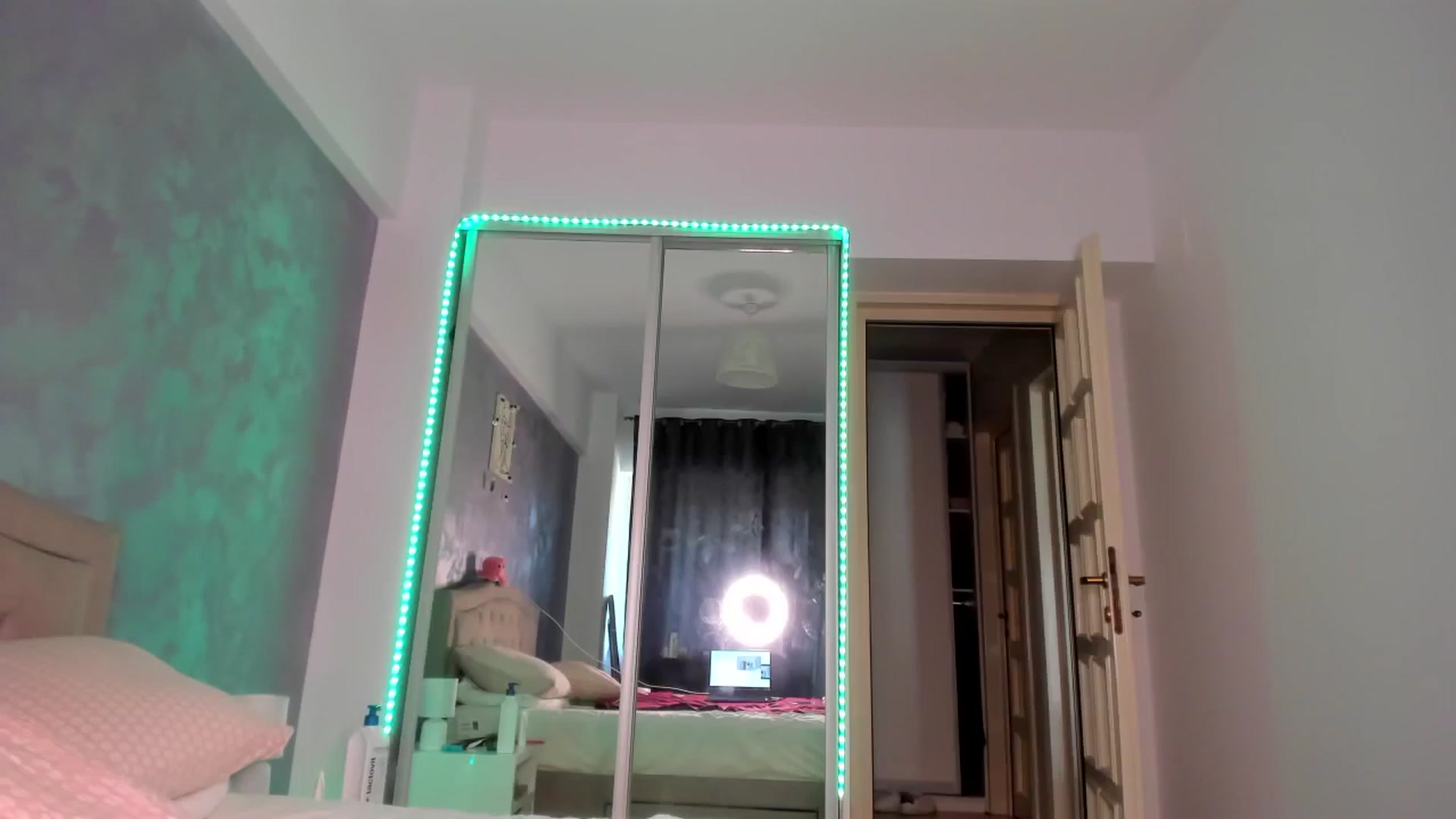 Gallery image thumbnail from Miss_Medyson's myfreecams stream on, 07/29/2024, 09:37 image 13 of 20