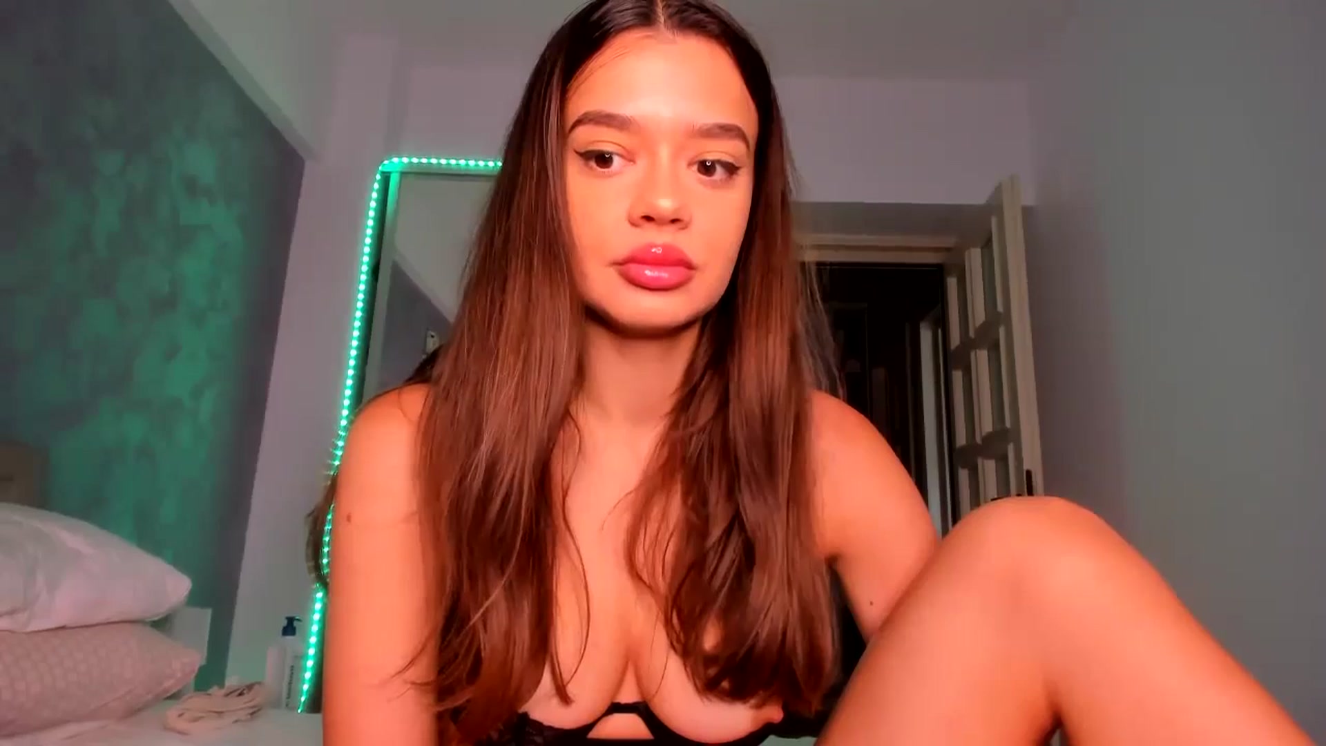 Gallery image thumbnail from Miss_Medyson's myfreecams stream on, 07/31/2024, 09:28 image 9 of 20