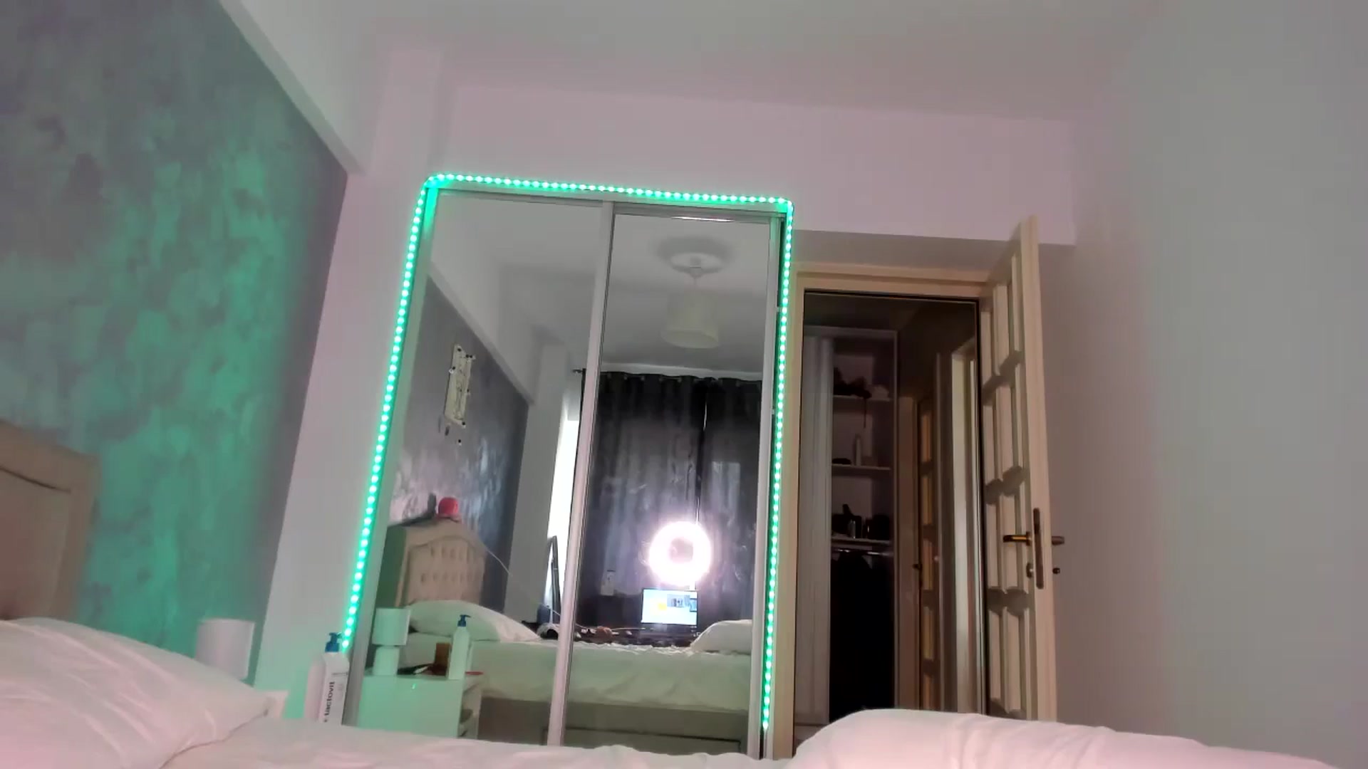 Gallery image thumbnail from Miss_Medyson's myfreecams stream on, 08/03/2024, 12:35 image 2 of 20