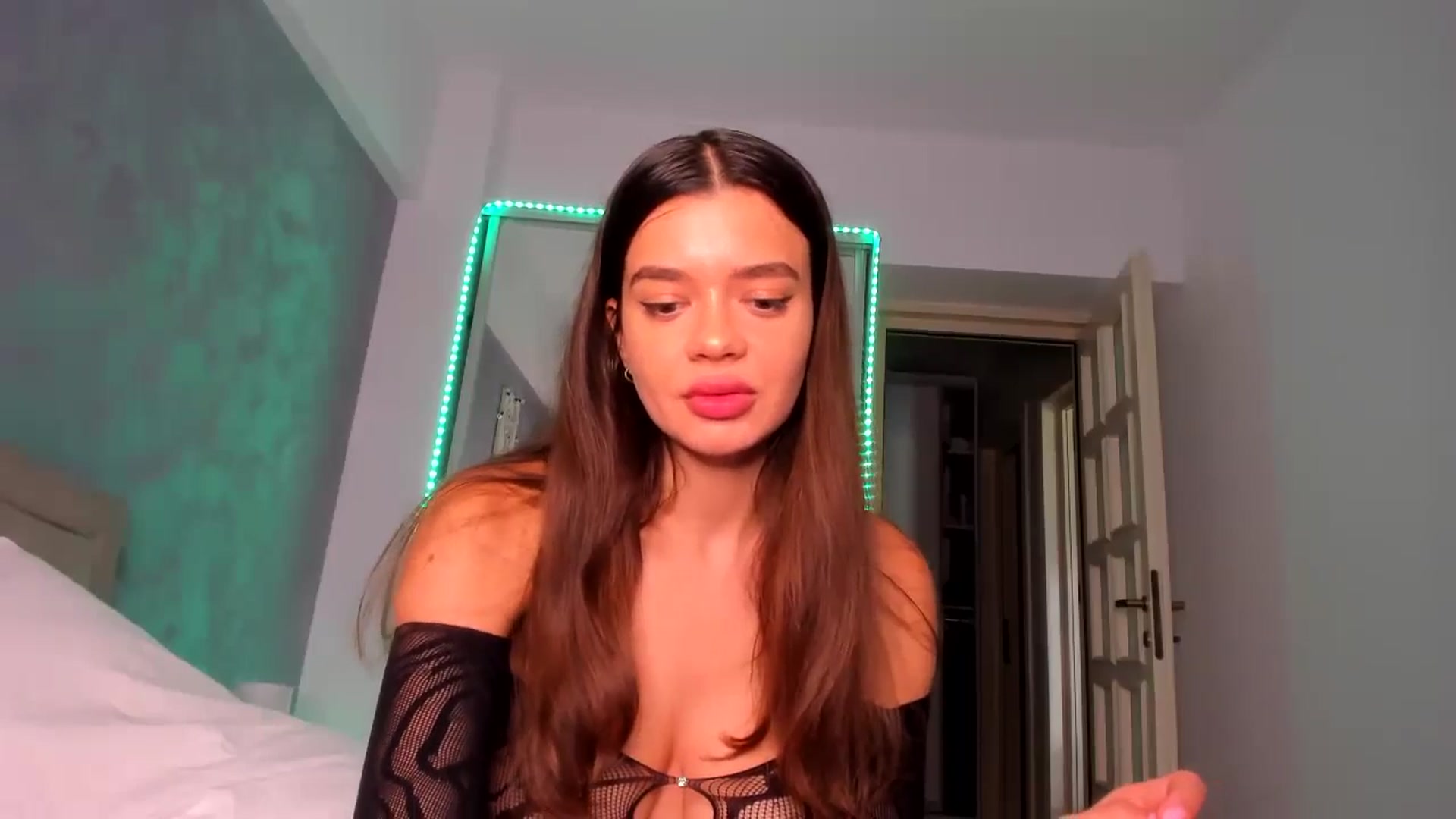 Gallery image thumbnail from Miss_Medyson's myfreecams stream on, 08/04/2024, 11:48 image 17 of 20