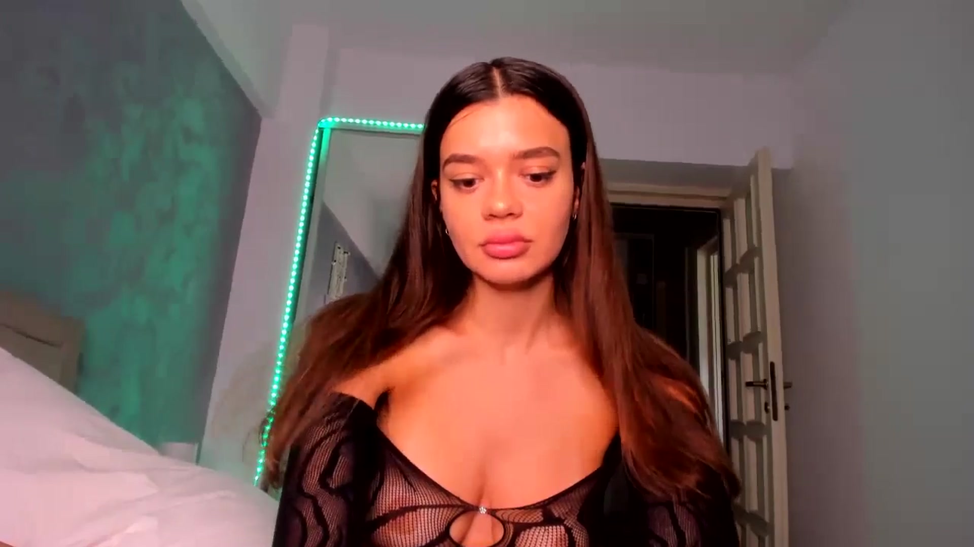 Gallery image thumbnail from Miss_Medyson's myfreecams stream on, 08/04/2024, 11:48 image 11 of 20