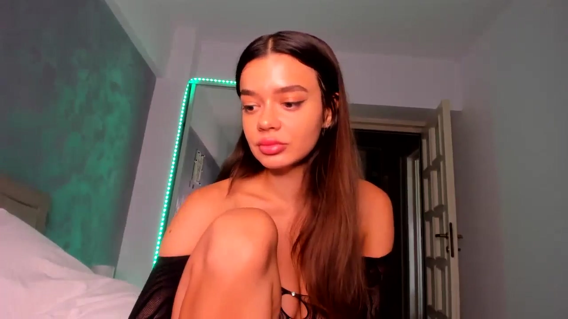 Gallery image thumbnail from Miss_Medyson's myfreecams stream on, 08/04/2024, 11:48 image 4 of 20