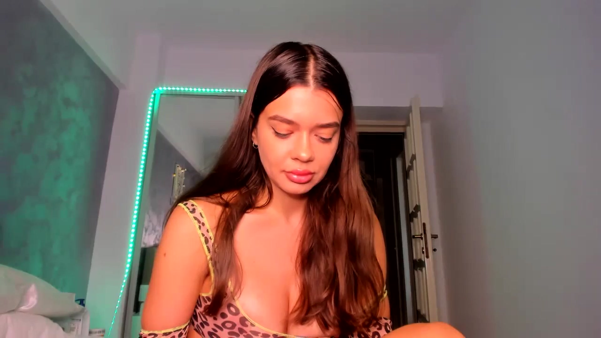 Gallery image thumbnail from Miss_Medyson's myfreecams stream on, 08/07/2024, 10:15 image 19 of 20
