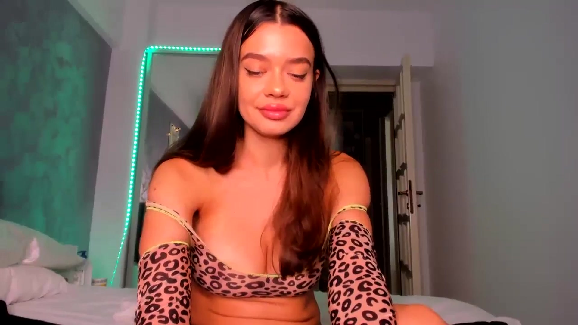 Gallery image thumbnail from Miss_Medyson's myfreecams stream on, 08/07/2024, 10:32 image 3 of 20