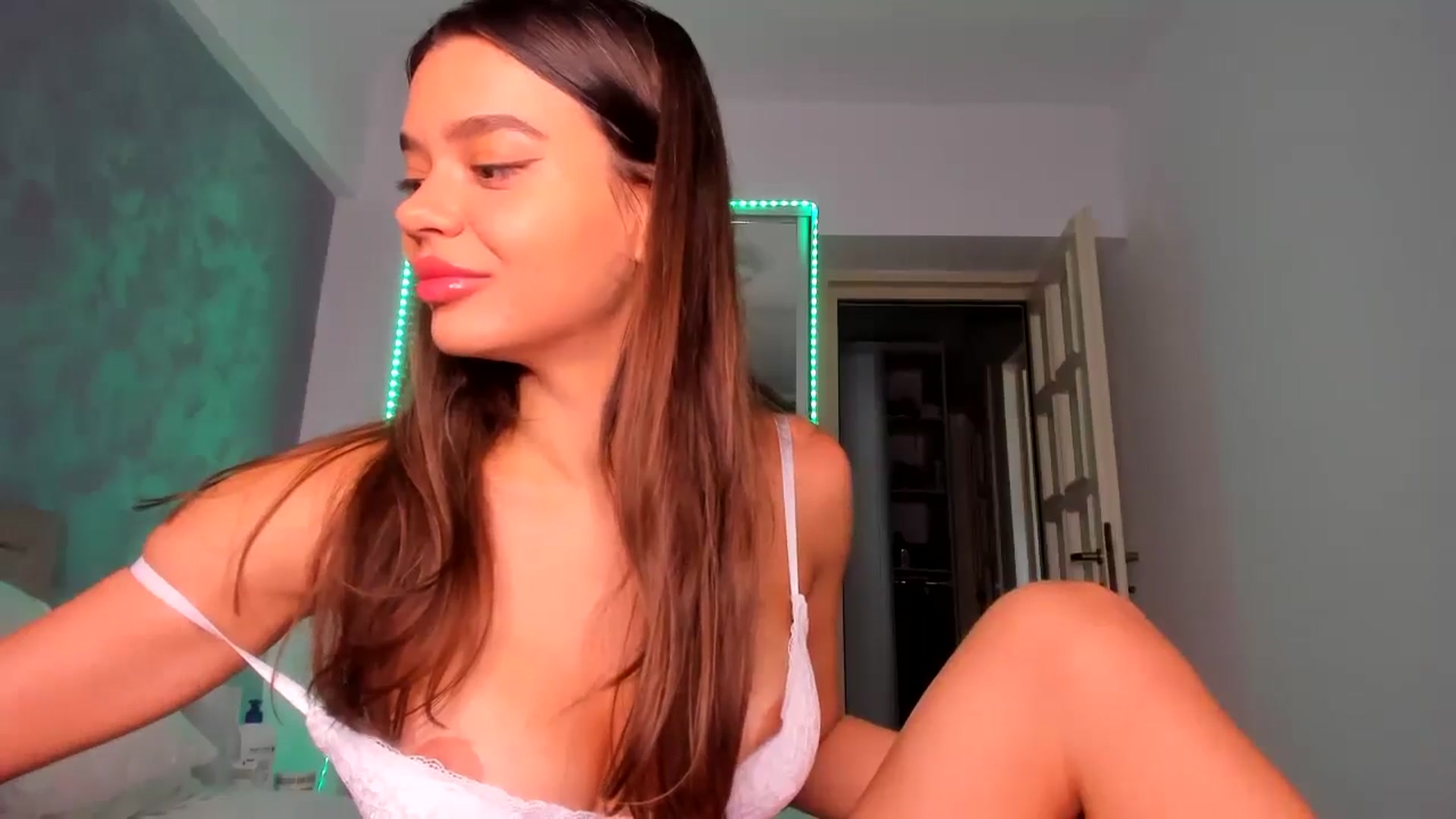 Gallery image thumbnail from Miss_Medyson's myfreecams stream on, 08/08/2024, 10:06 image 4 of 20