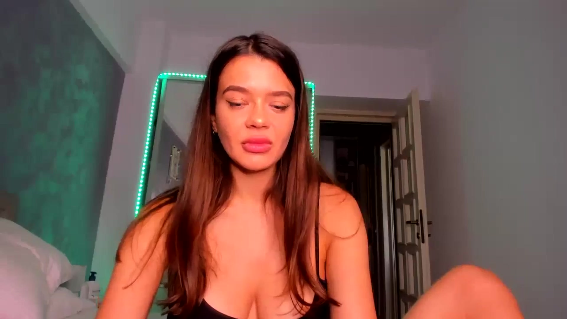 Gallery image thumbnail from Miss_Medyson's myfreecams stream on, 08/11/2024, 11:57 image 13 of 20