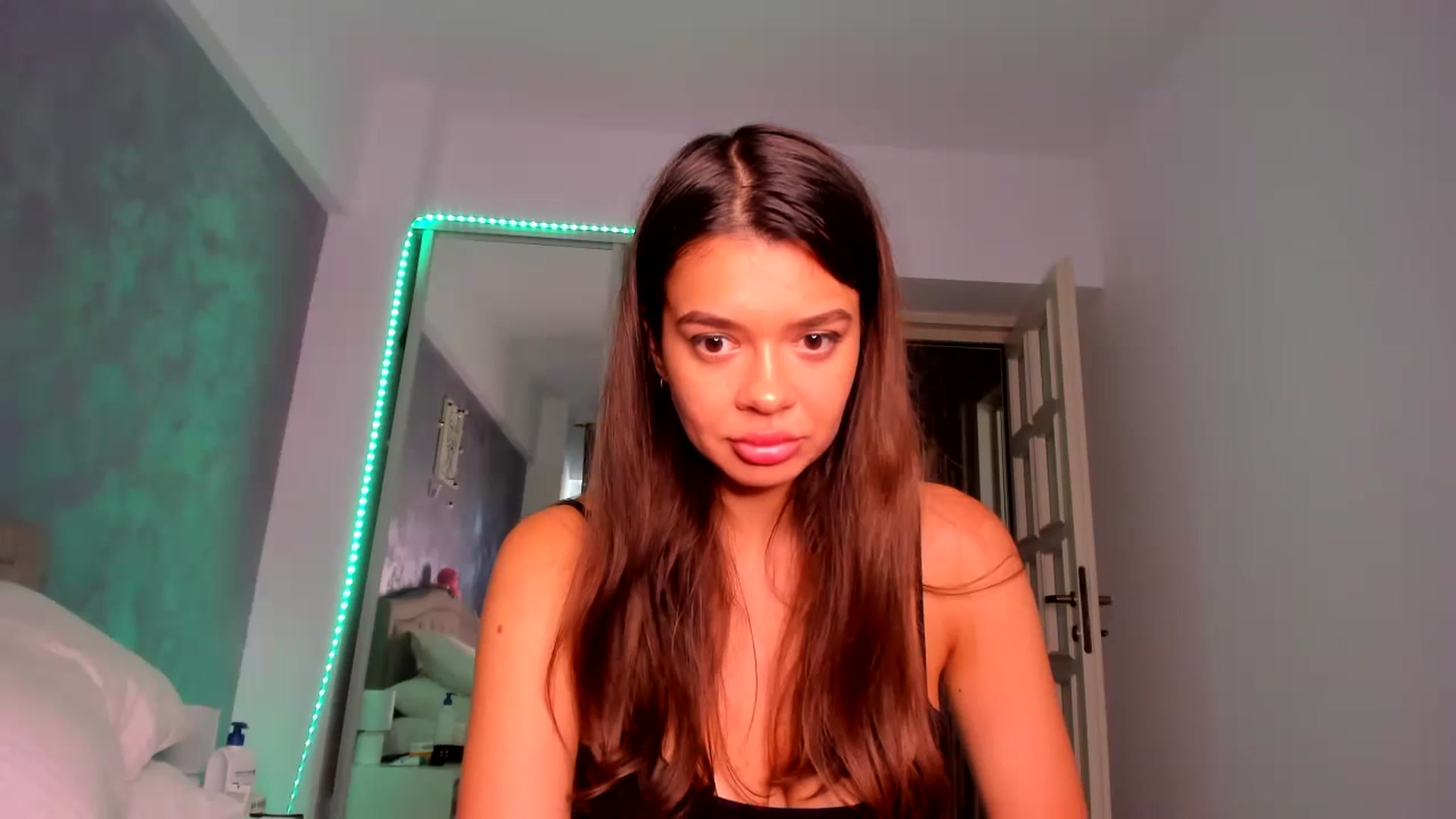 Gallery image thumbnail from Miss_Medyson's myfreecams stream on, 08/11/2024, 11:57 image 14 of 20