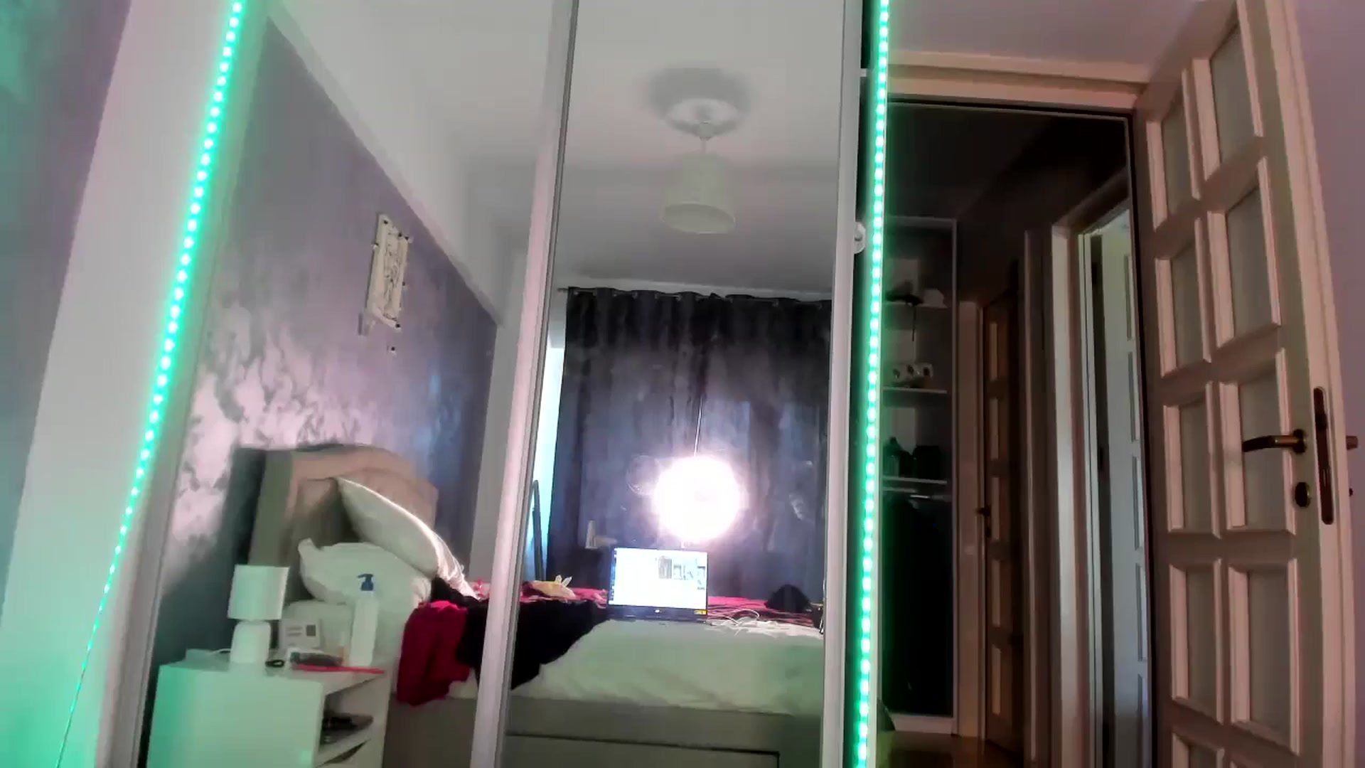 Gallery image thumbnail from Miss_Medyson's myfreecams stream on, 08/15/2024, 11:14 image 19 of 20