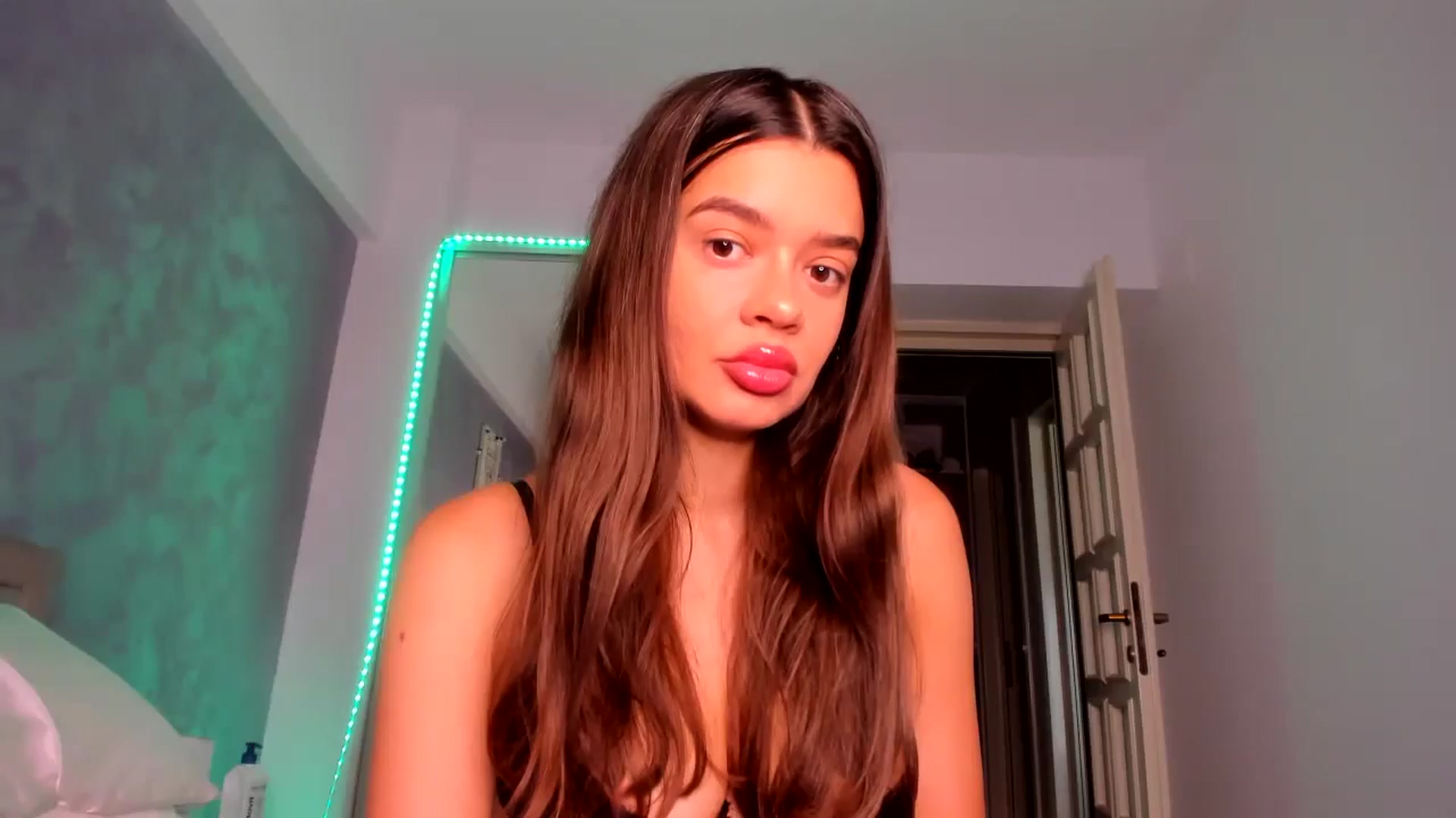 Gallery image thumbnail from Miss_Medyson's myfreecams stream on, 08/15/2024, 11:14 image 1 of 20