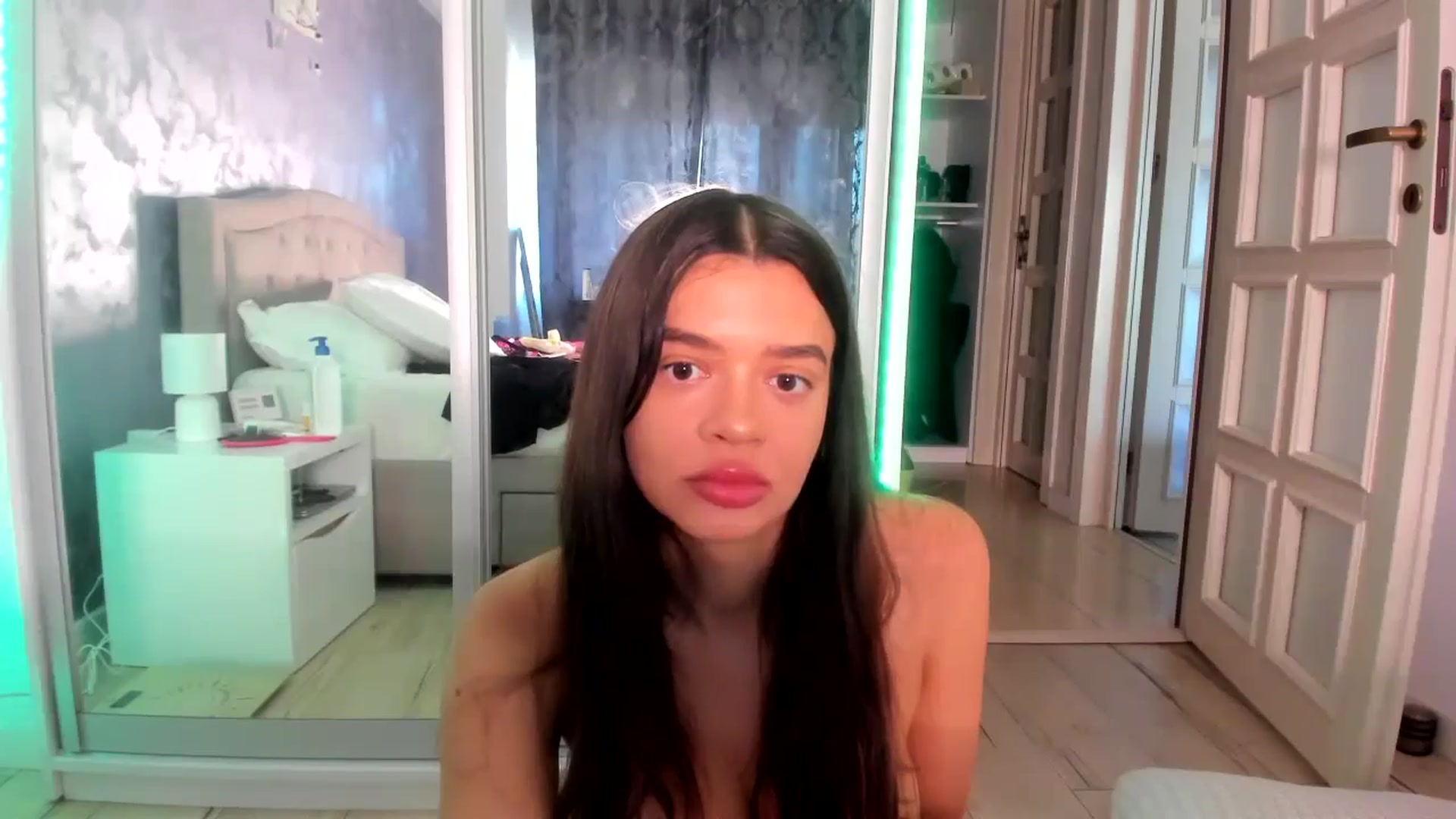 Gallery image thumbnail from Miss_Medyson's myfreecams stream on, 08/15/2024, 12:12 image 13 of 20