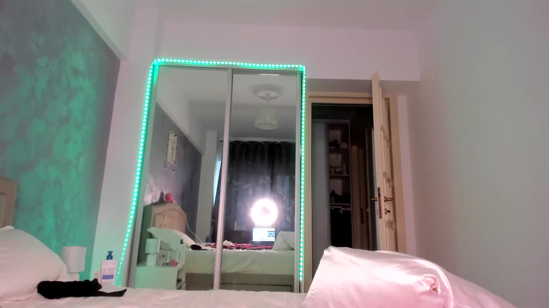 Gallery image thumbnail from Miss_Medyson's myfreecams stream on, 08/16/2024, 13:56 image 6 of 20