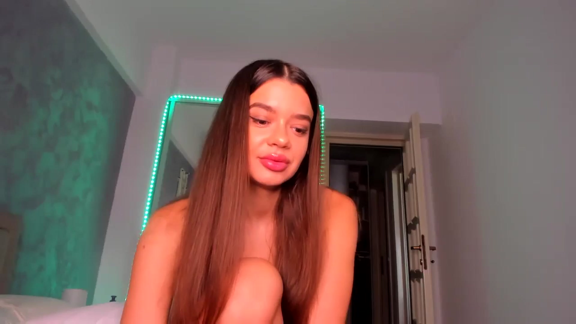 Gallery image thumbnail from Miss_Medyson's myfreecams stream on, 08/18/2024, 11:25 image 2 of 20