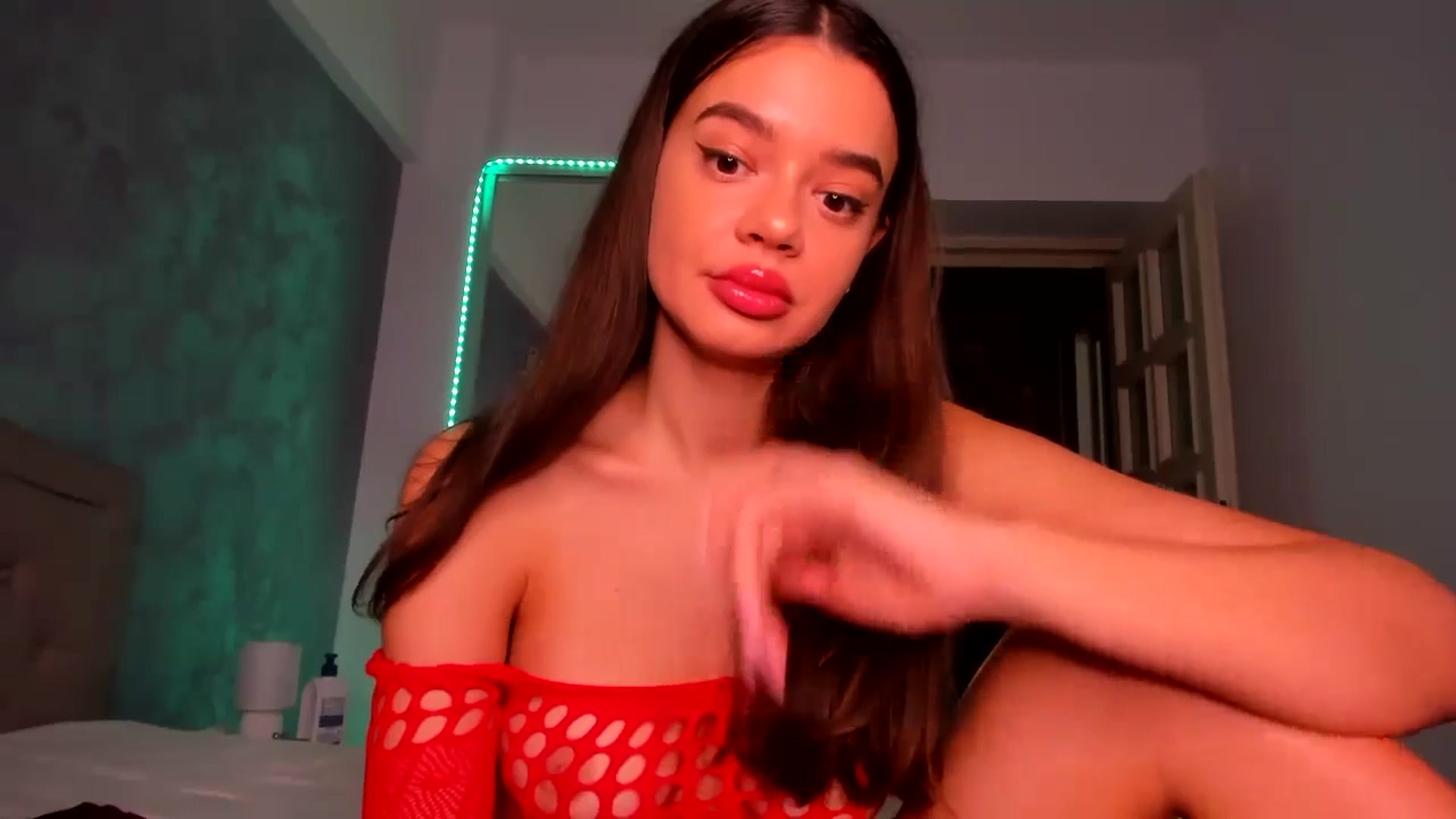 Gallery image thumbnail from Miss_Medyson's myfreecams stream on, 08/20/2024, 10:19 image 16 of 20