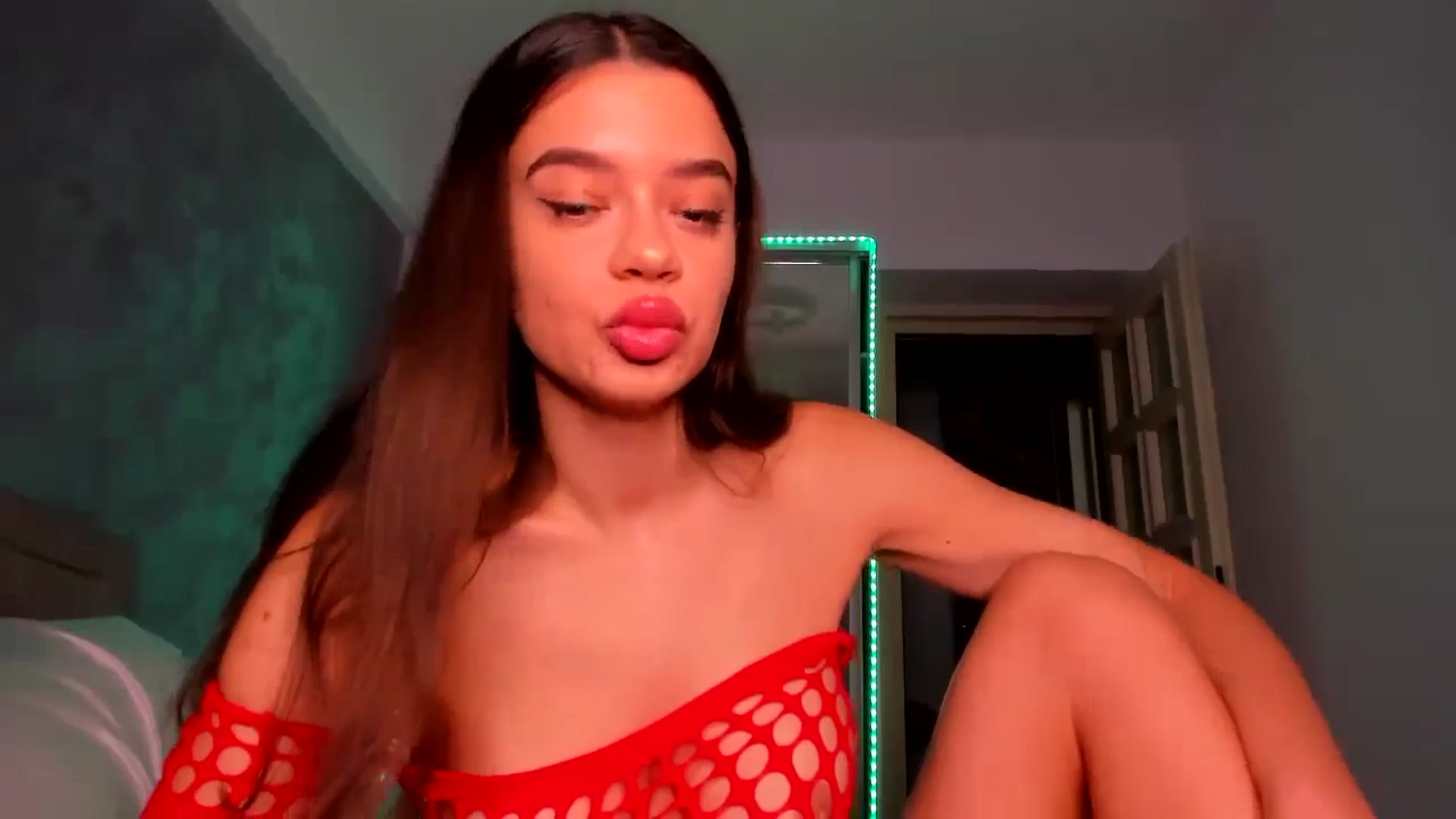 Gallery image thumbnail from Miss_Medyson's myfreecams stream on, 08/20/2024, 10:19 image 12 of 20