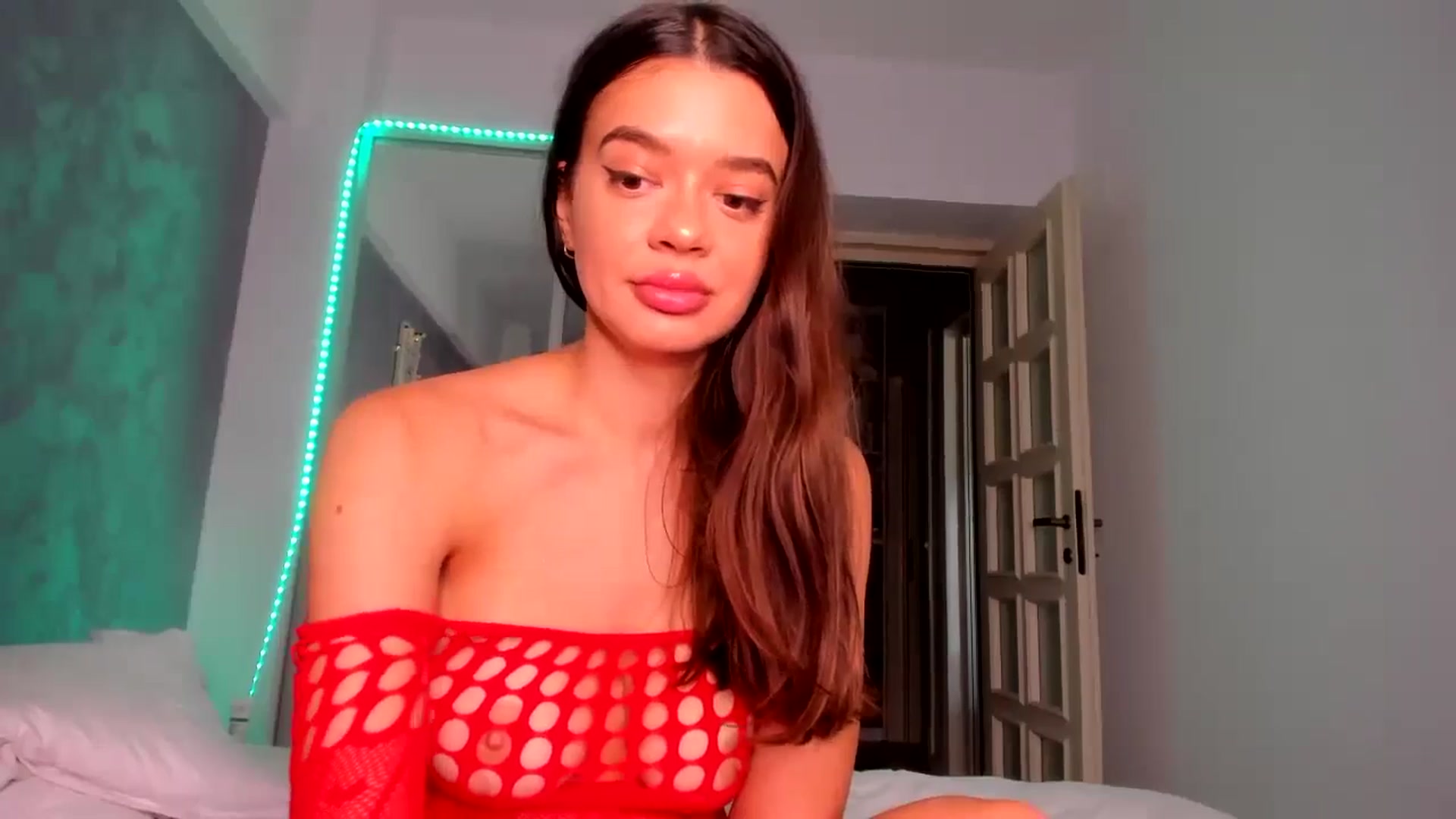 Gallery image thumbnail from Miss_Medyson's myfreecams stream on, 08/20/2024, 11:40 image 18 of 20
