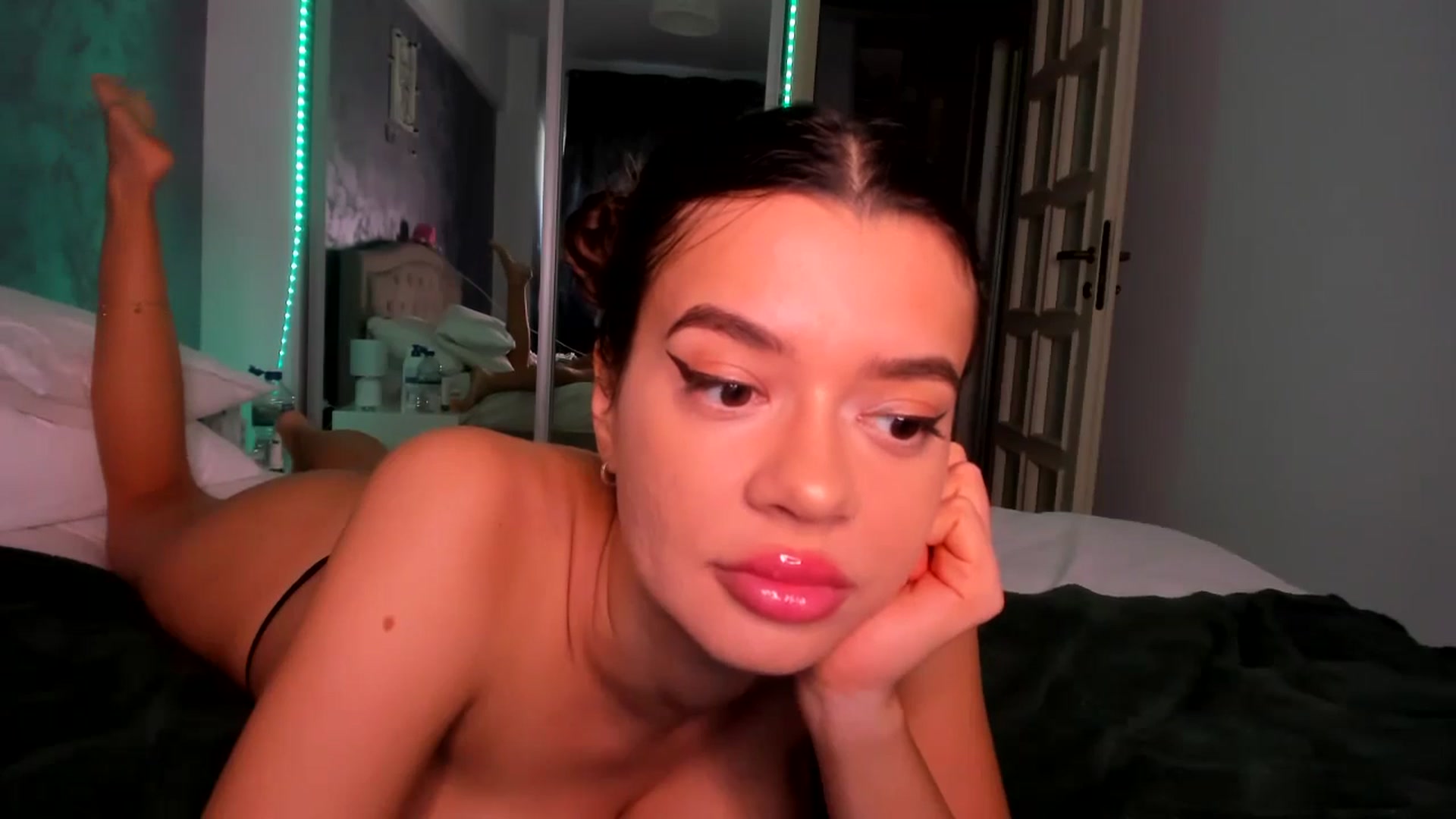 Gallery image thumbnail from Miss_Medyson's myfreecams stream on, 09/07/2024, 11:05 image 9 of 20