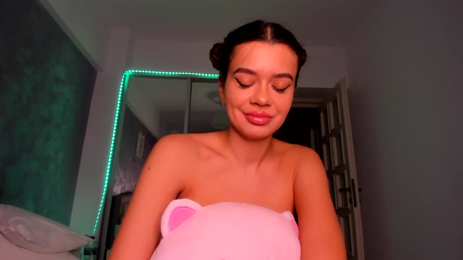 Gallery image thumbnail from Miss_Medyson's myfreecams stream on, 09/07/2024, 11:05 image 15 of 20
