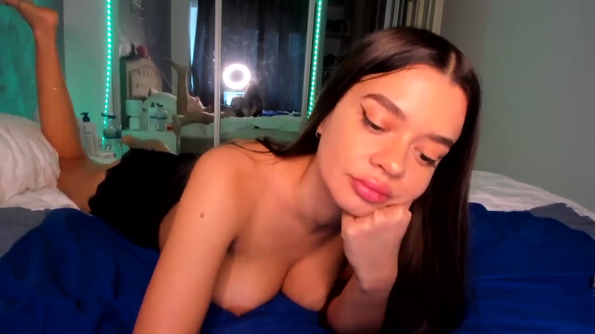 Gallery image thumbnail from Miss_Medyson's myfreecams stream on, 09/10/2024, 11:56 image 8 of 20