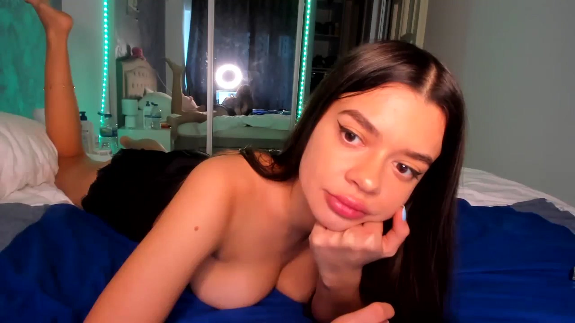 Gallery image thumbnail from Miss_Medyson's myfreecams stream on, 09/10/2024, 11:56 image 9 of 20