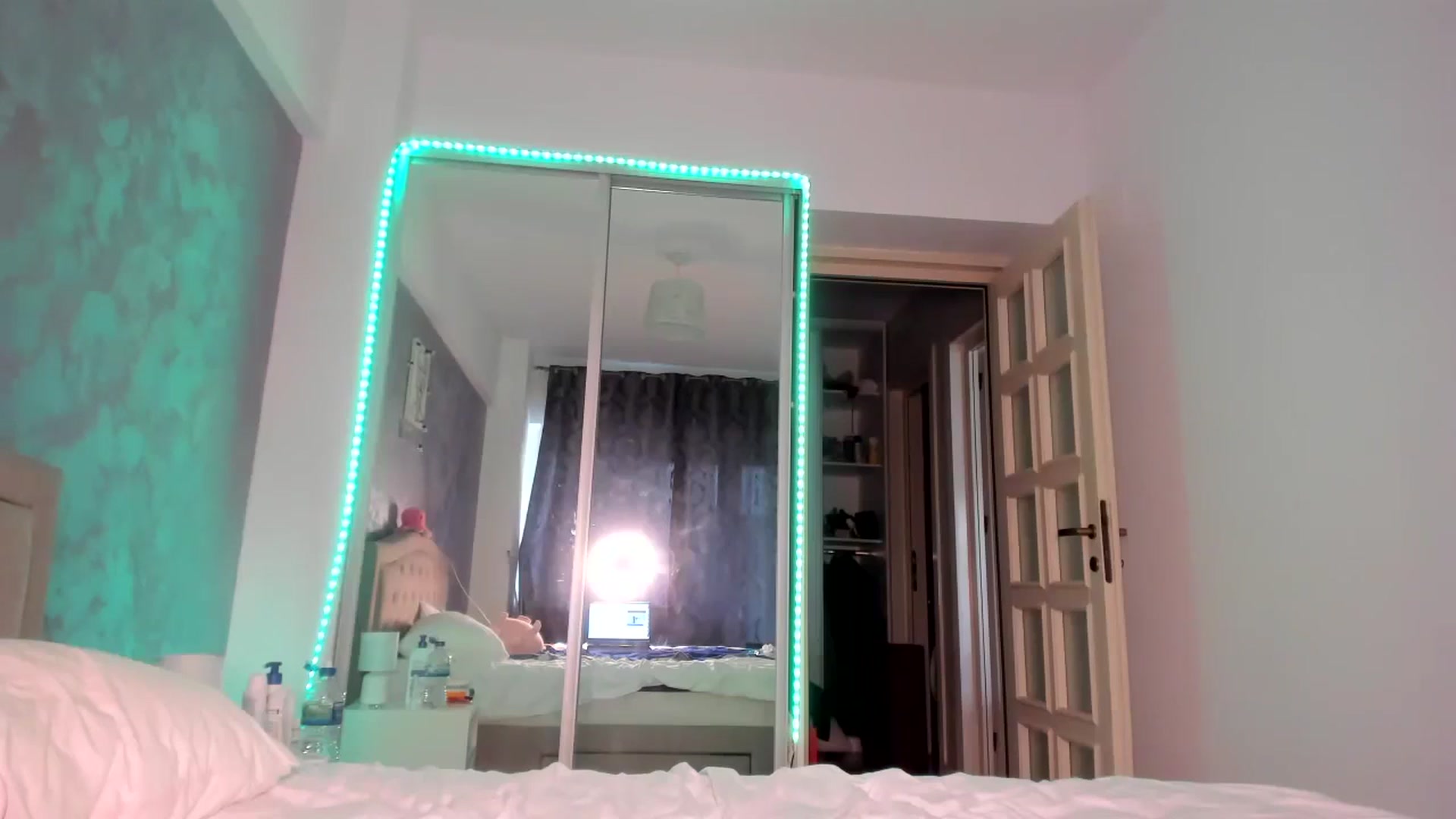 Gallery image thumbnail from Miss_Medyson's myfreecams stream on, 09/10/2024, 12:45 image 12 of 20