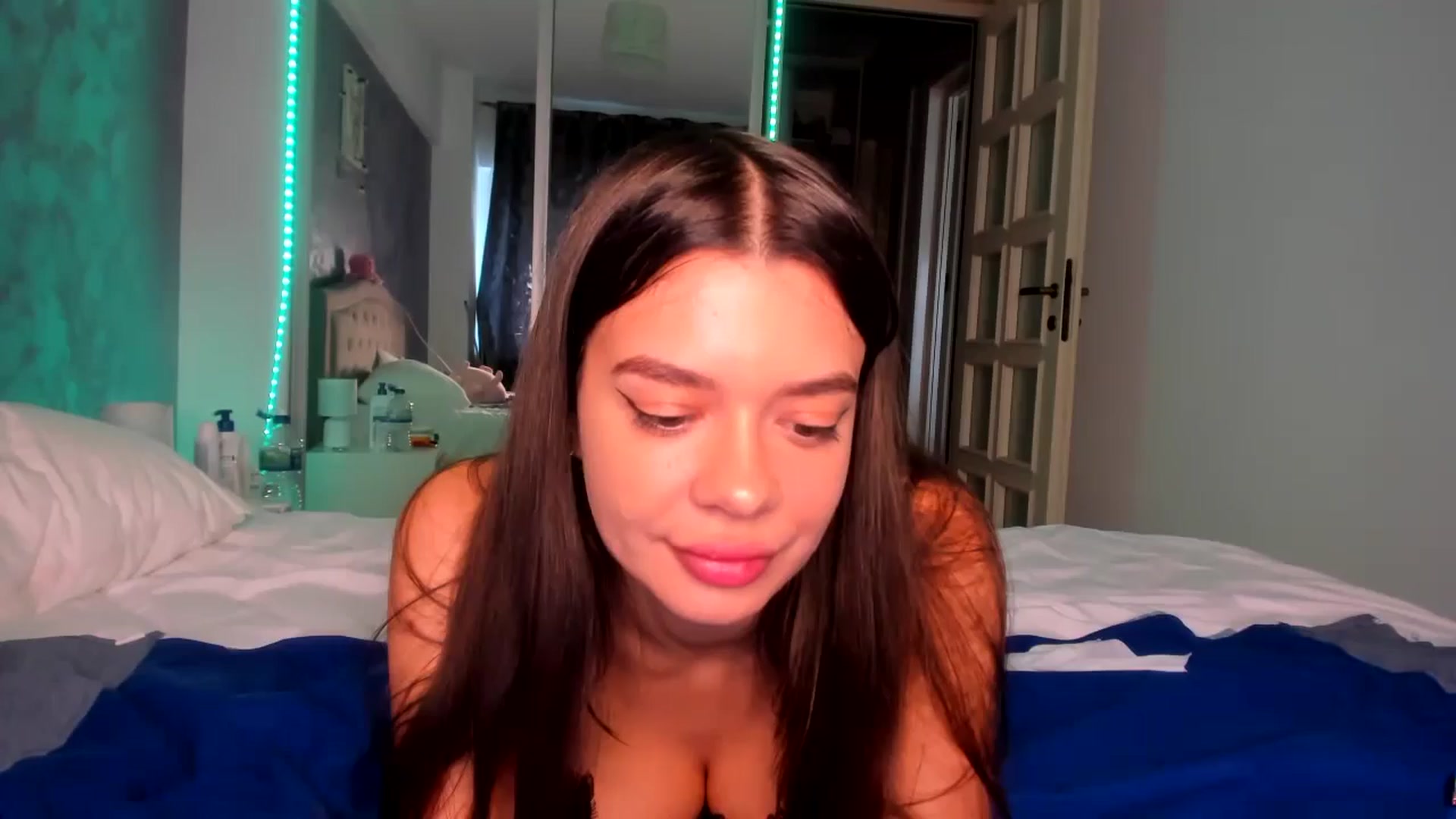 Gallery image thumbnail from Miss_Medyson's myfreecams stream on, 09/10/2024, 12:45 image 1 of 20