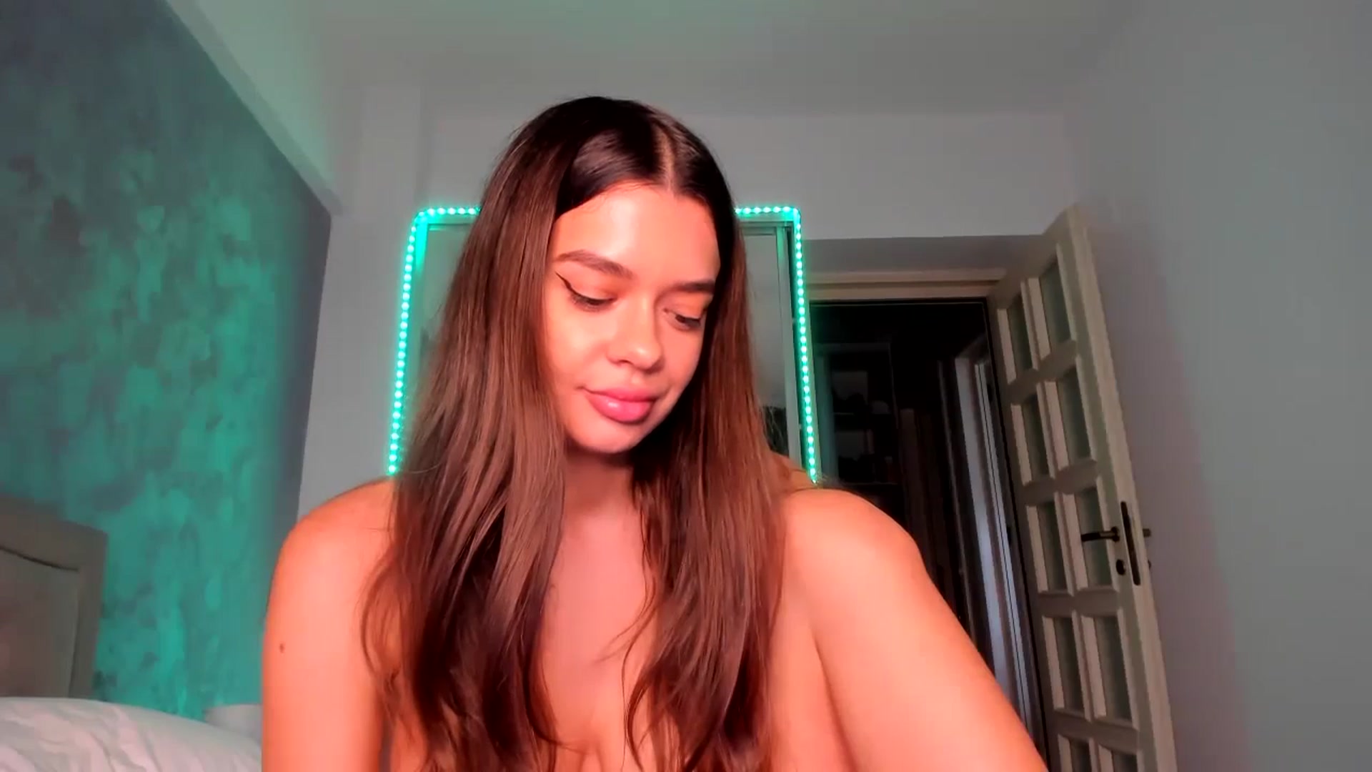 Gallery image thumbnail from Miss_Medyson's myfreecams stream on, 09/10/2024, 13:45 image 4 of 20