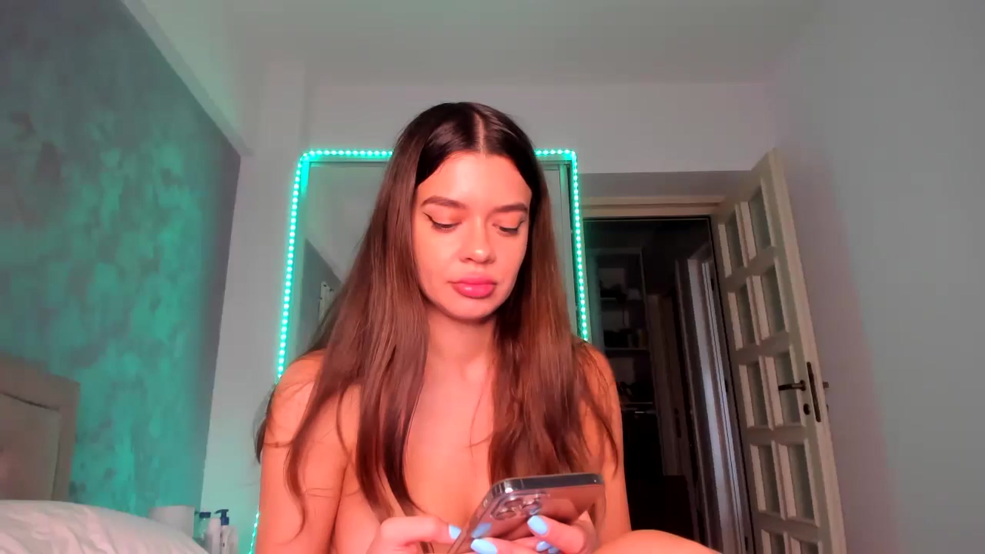 Gallery image thumbnail from Miss_Medyson's myfreecams stream on, 09/10/2024, 13:45 image 9 of 20