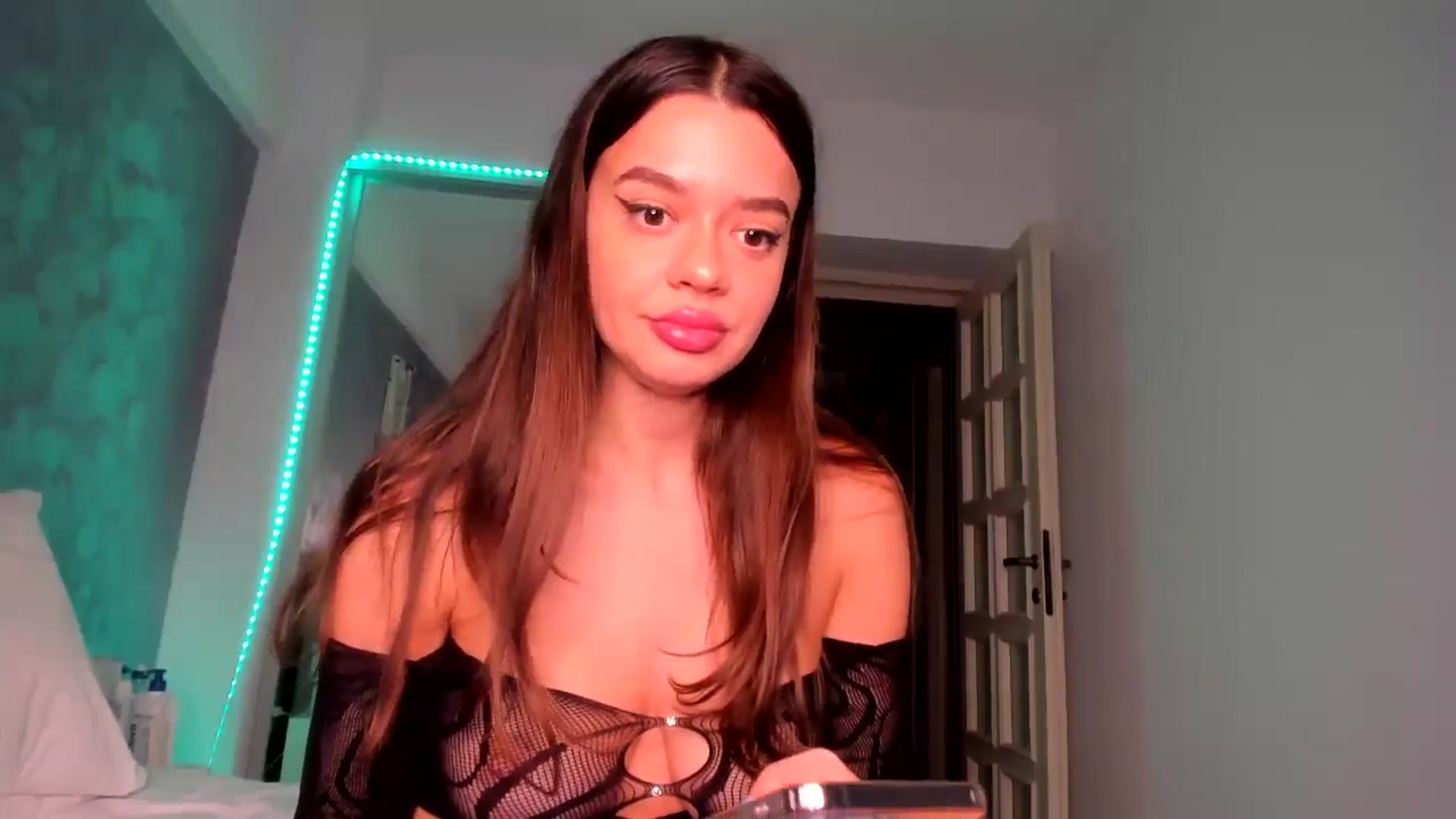 Gallery image thumbnail from Miss_Medyson's myfreecams stream on, 09/11/2024, 18:02 image 11 of 20