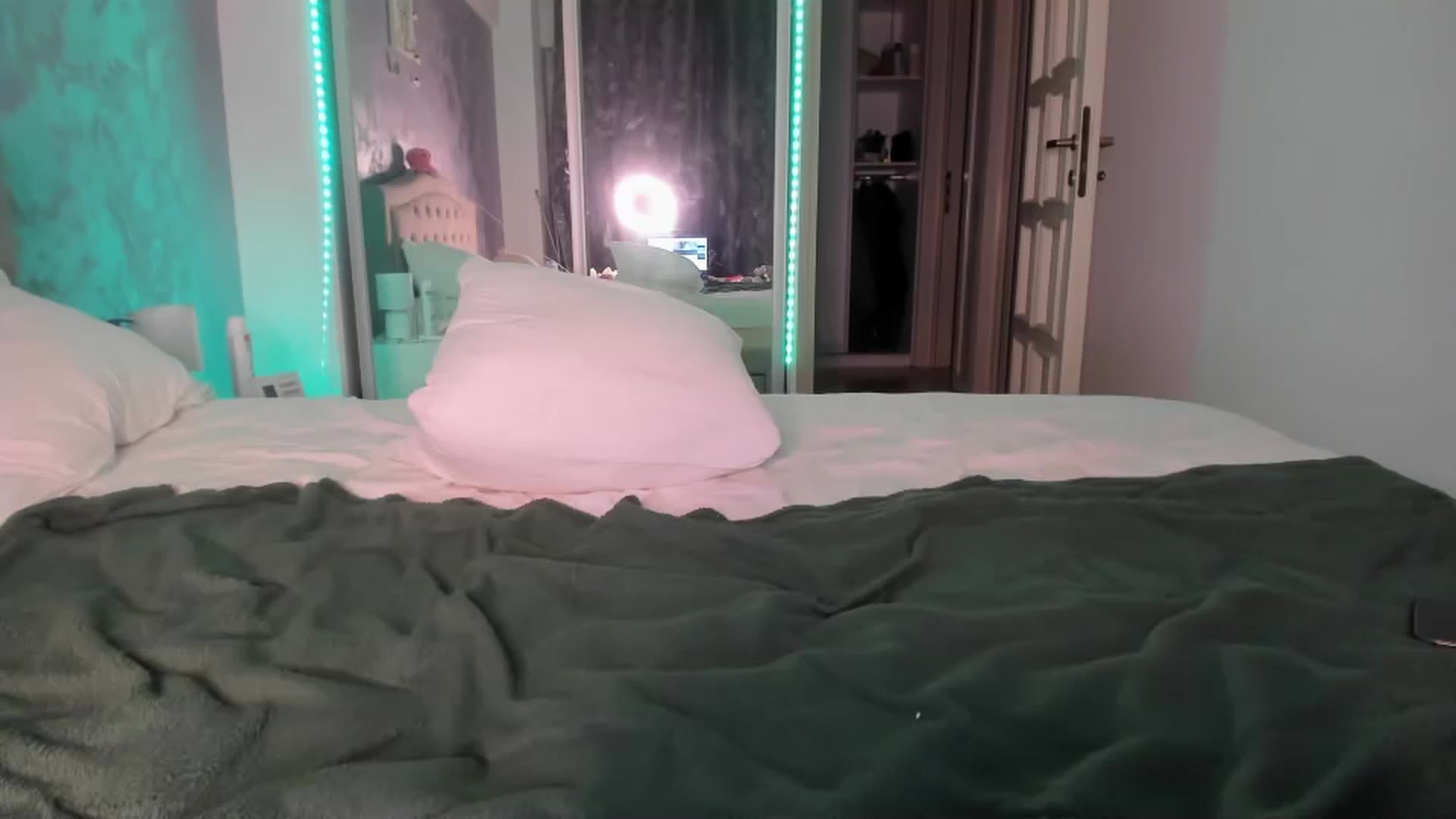 Gallery image thumbnail from Miss_Medyson's myfreecams stream on, 09/17/2024, 18:59 image 13 of 20