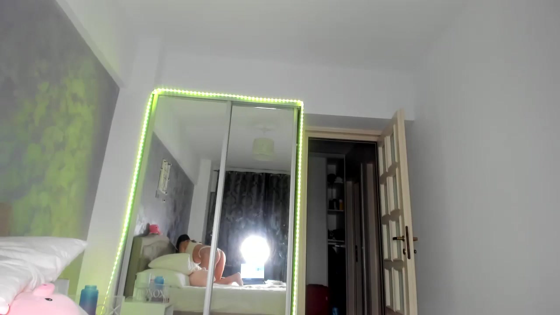 Gallery image thumbnail from Miss_Medyson's myfreecams stream on, 09/29/2024, 18:08 image 1 of 20