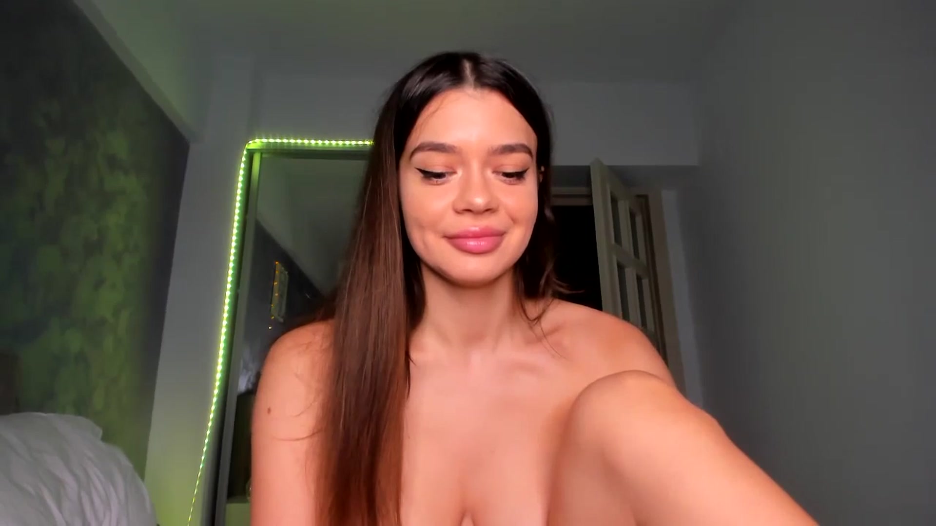 Gallery image thumbnail from Miss_Medyson's myfreecams stream on, 10/07/2024, 21:07 image 11 of 20