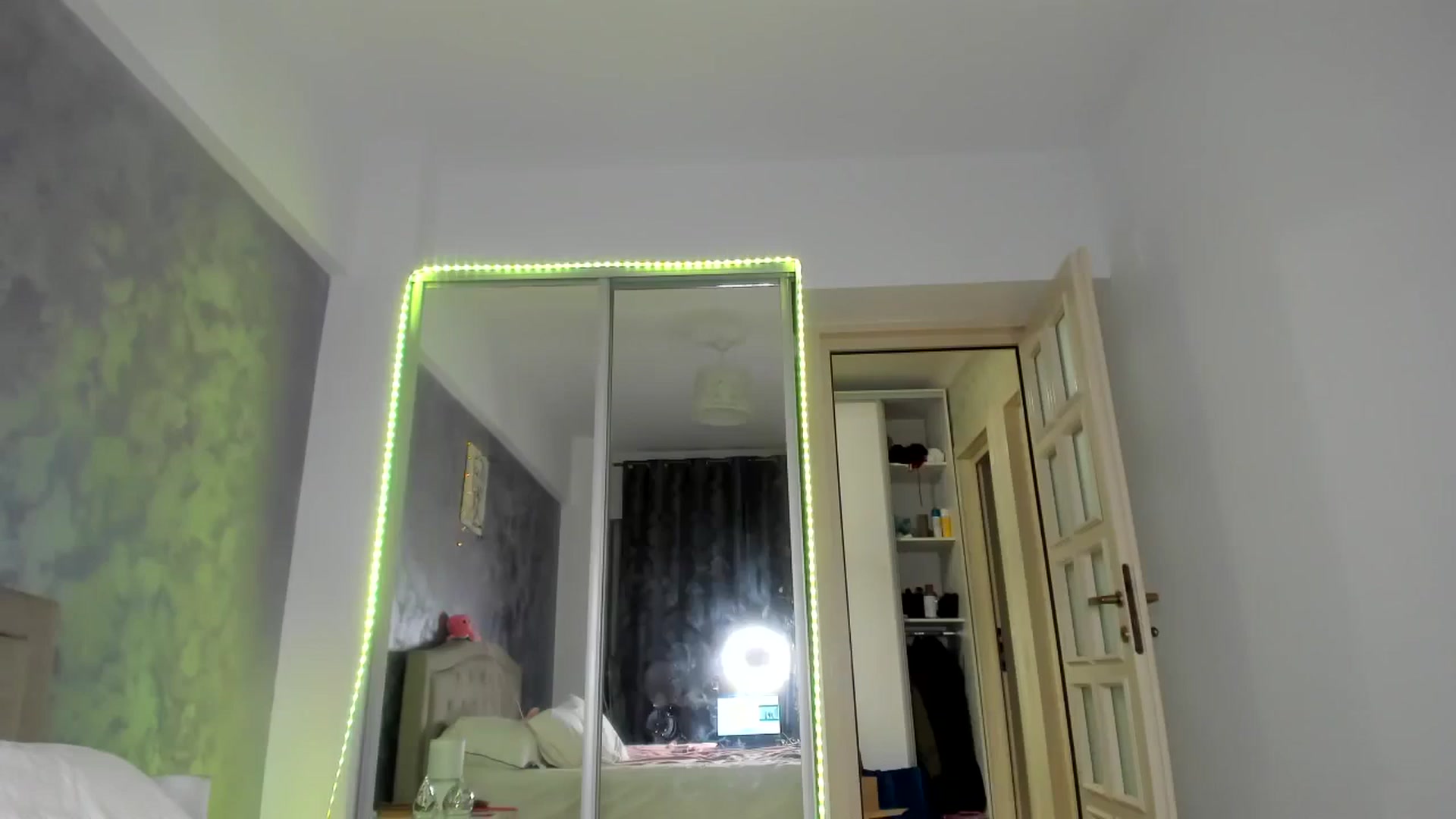 Gallery image thumbnail from Miss_Medyson's myfreecams stream on, 10/09/2024, 18:13 image 16 of 20
