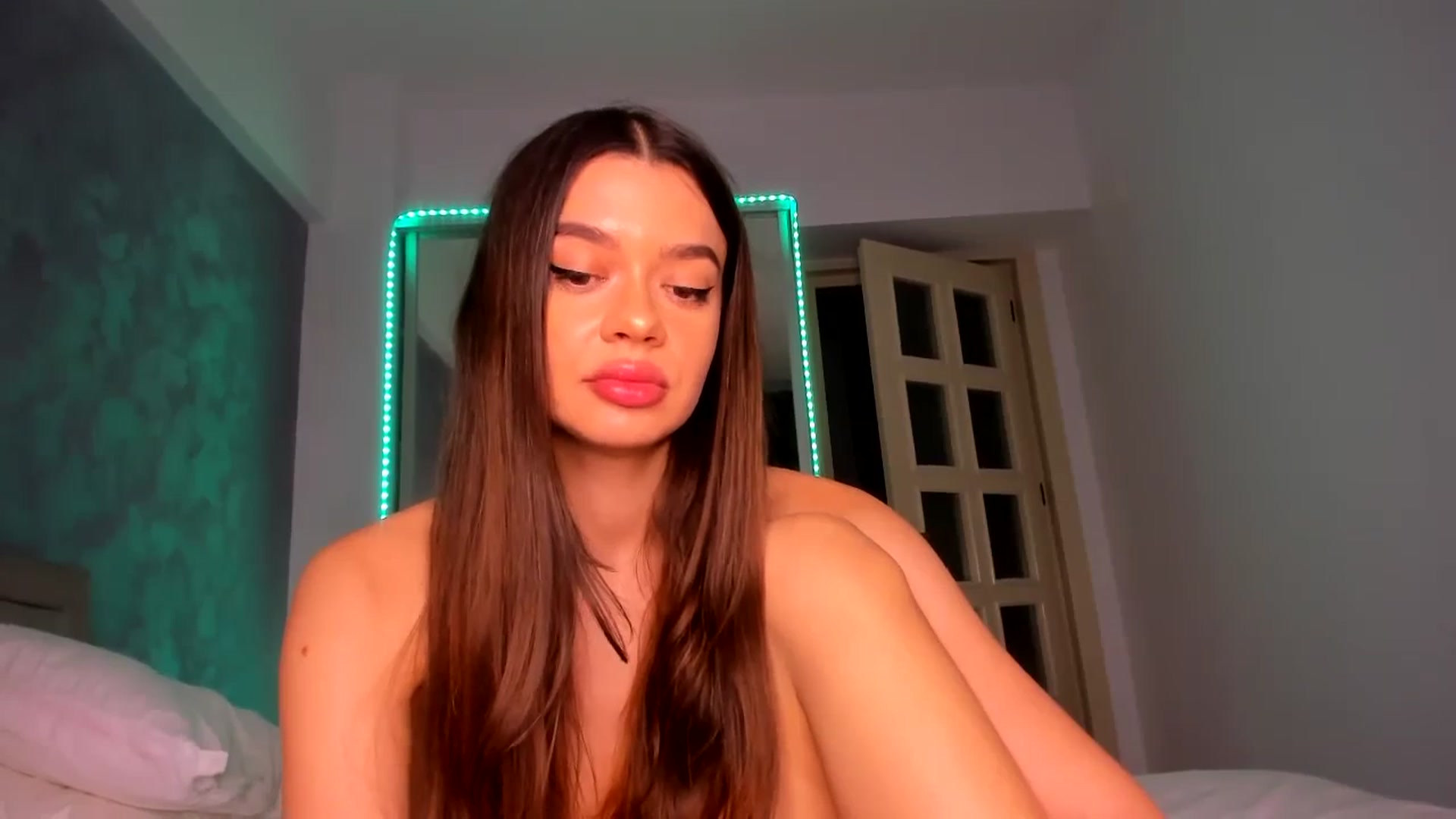 Gallery image thumbnail from Miss_Medyson's myfreecams stream on, 10/21/2024, 19:29 image 8 of 20