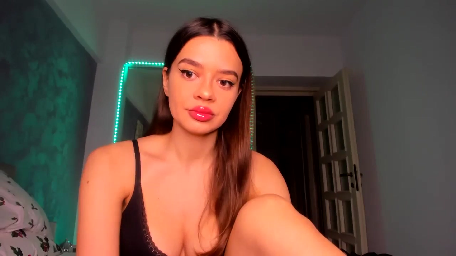 Gallery image thumbnail from Miss_Medyson's myfreecams stream on, 10/25/2024, 15:56 image 2 of 20