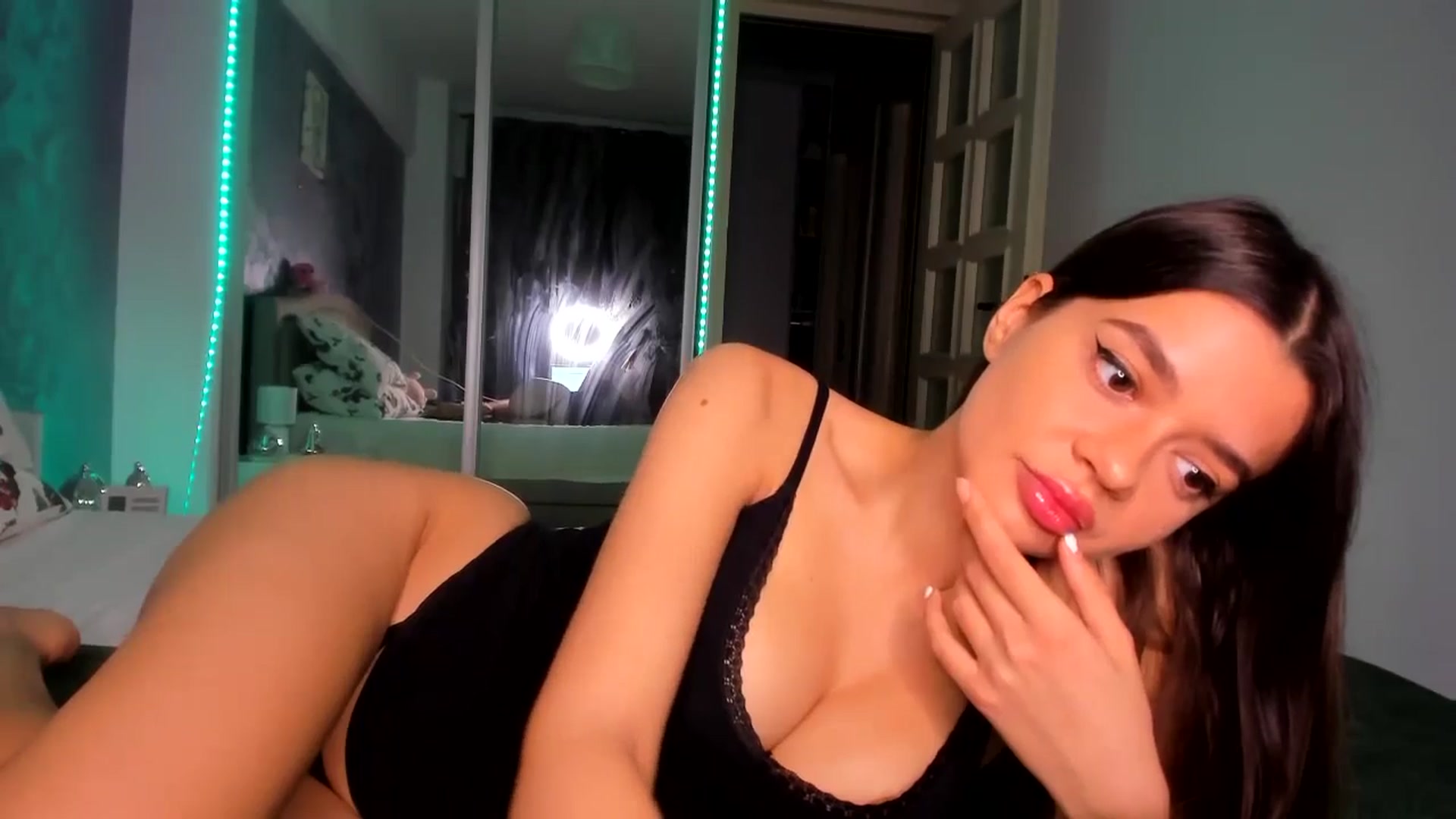 Gallery image thumbnail from Miss_Medyson's myfreecams stream on, 10/25/2024, 17:25 image 9 of 20