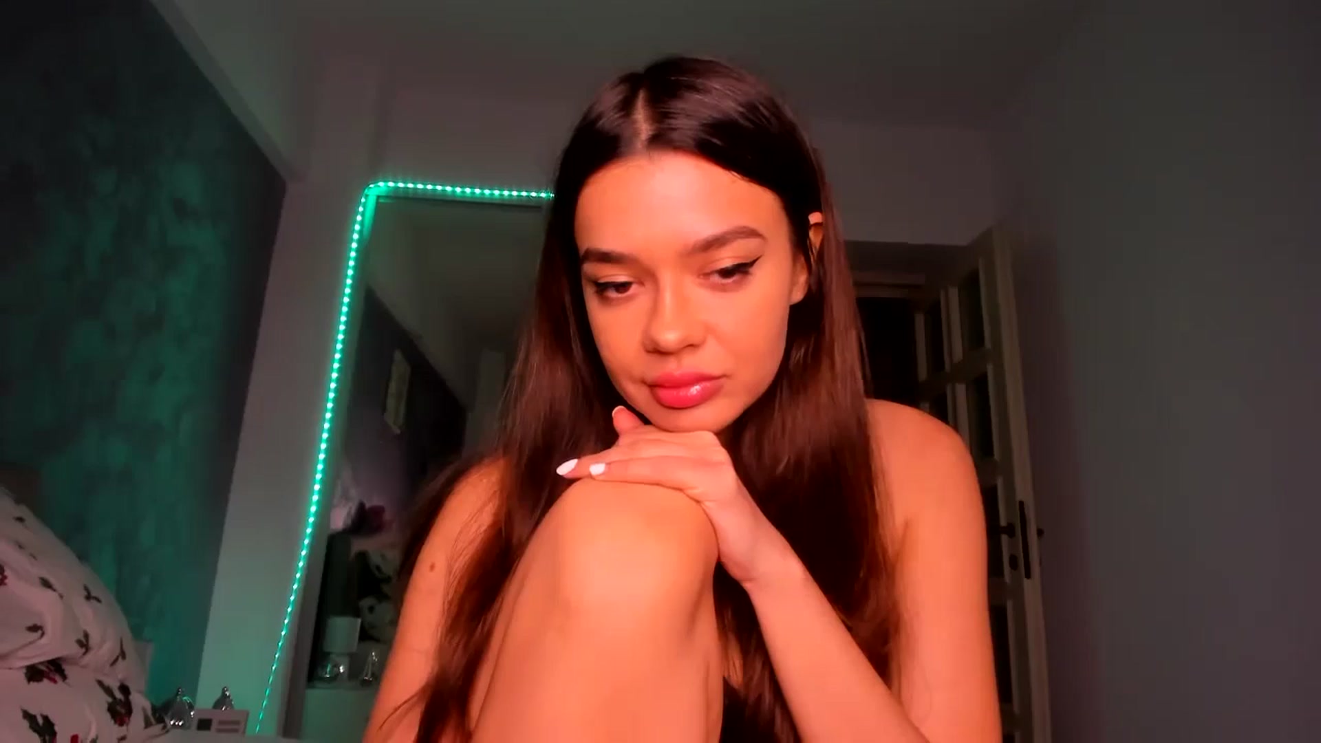Gallery image thumbnail from Miss_Medyson's myfreecams stream on, 10/25/2024, 17:25 image 13 of 20