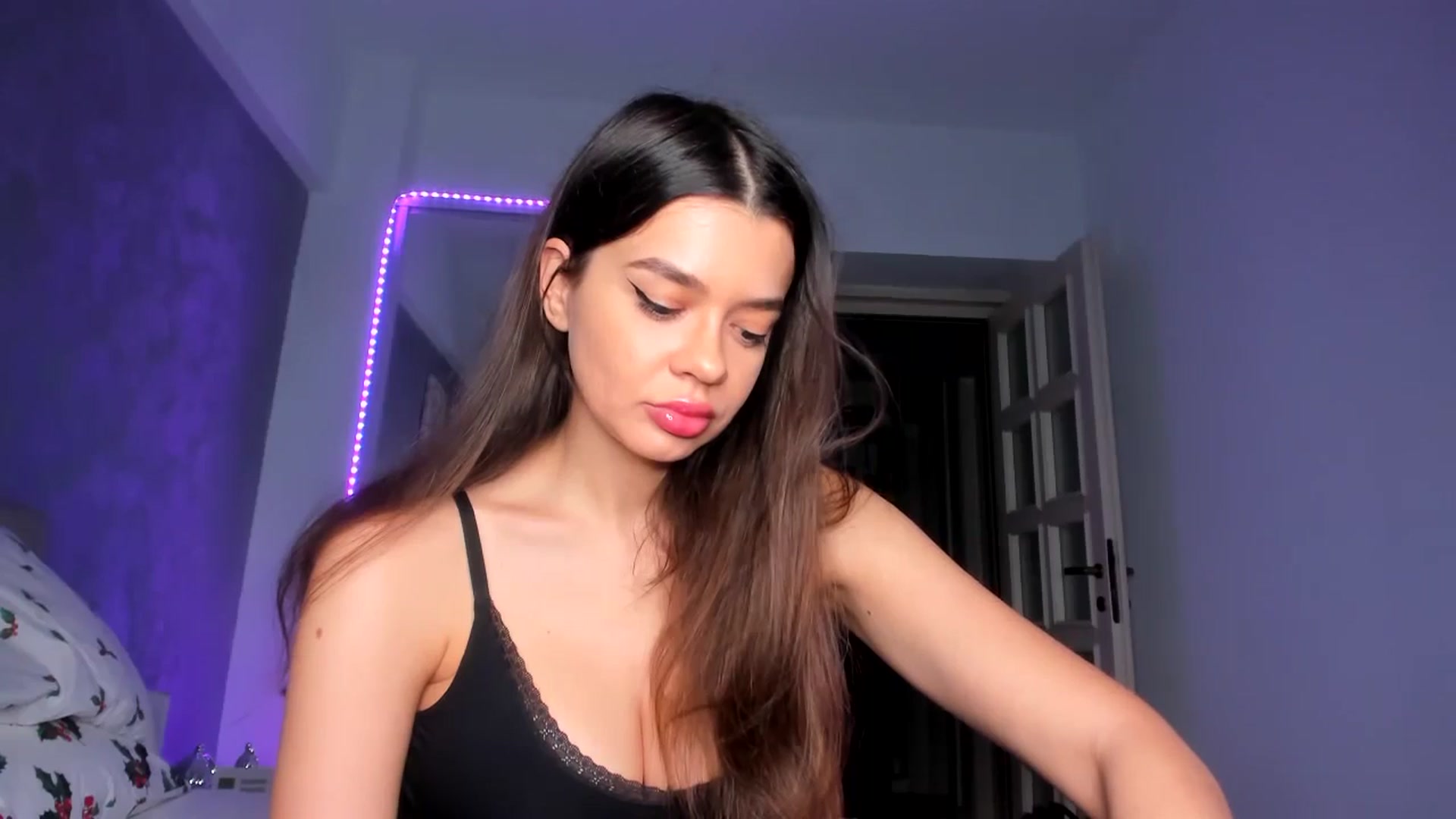 Gallery image thumbnail from Miss_Medyson's myfreecams stream on, 10/25/2024, 18:12 image 20 of 20