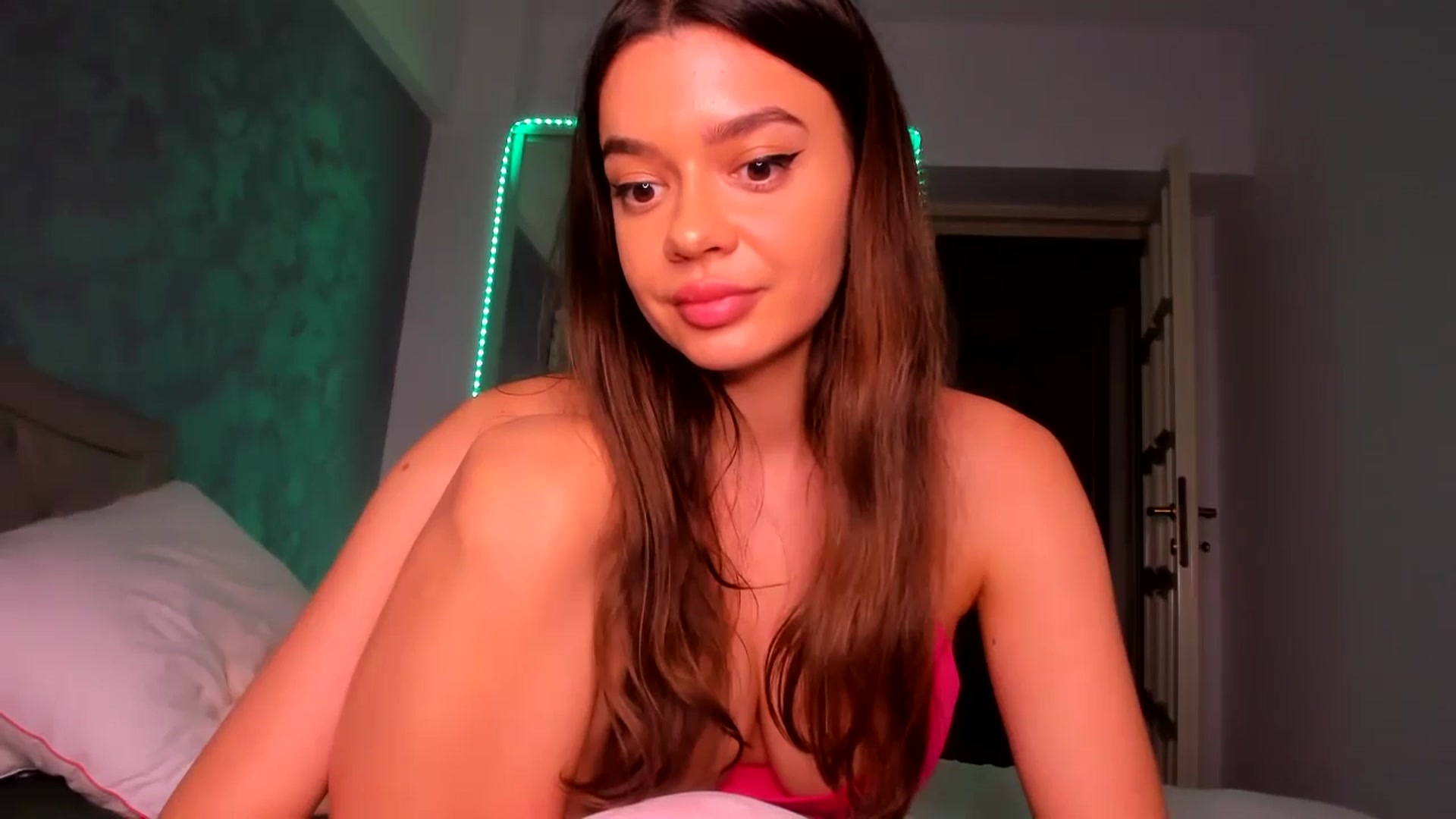 Gallery image thumbnail from Miss_Medyson's myfreecams stream on, 10/28/2024, 14:11 image 17 of 20