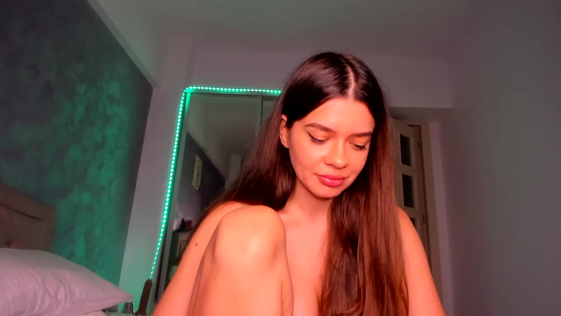 Gallery image thumbnail from Miss_Medyson's myfreecams stream on, 11/01/2024, 18:08 image 1 of 20