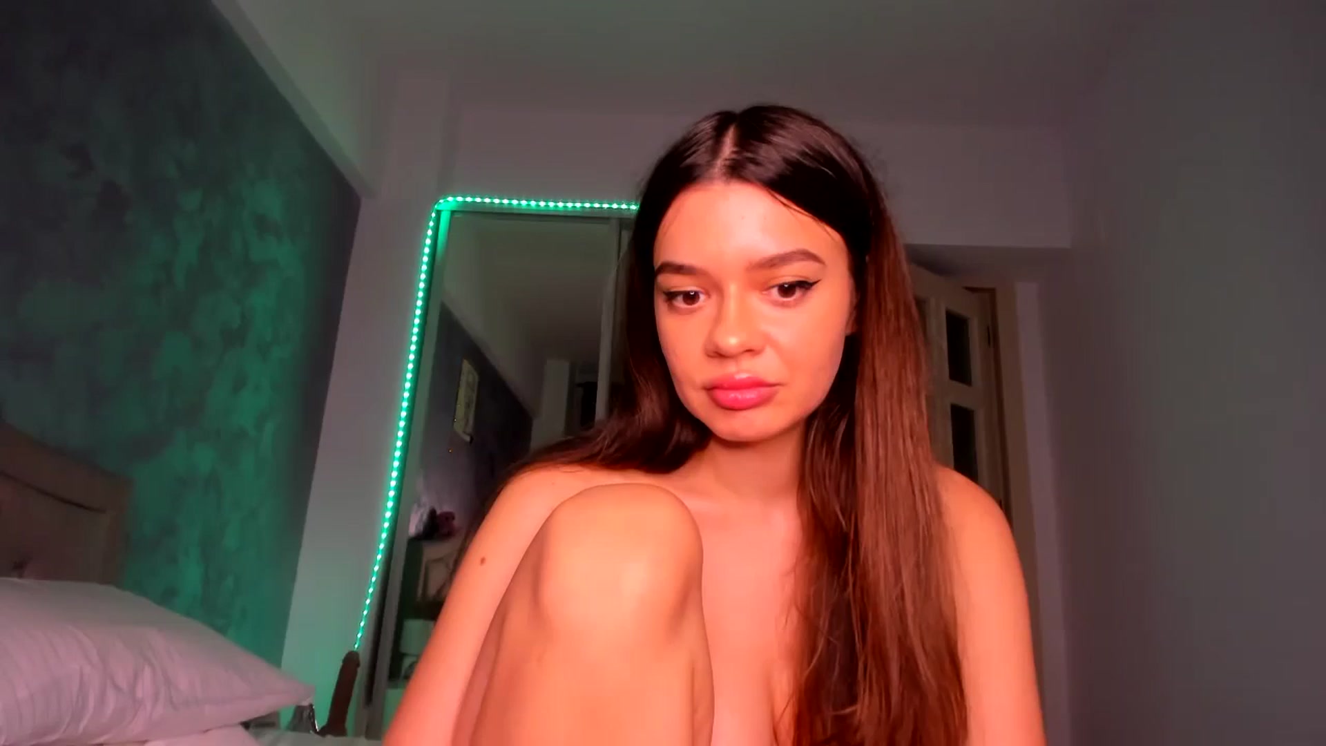 Gallery image thumbnail from Miss_Medyson's myfreecams stream on, 11/01/2024, 18:08 image 4 of 20